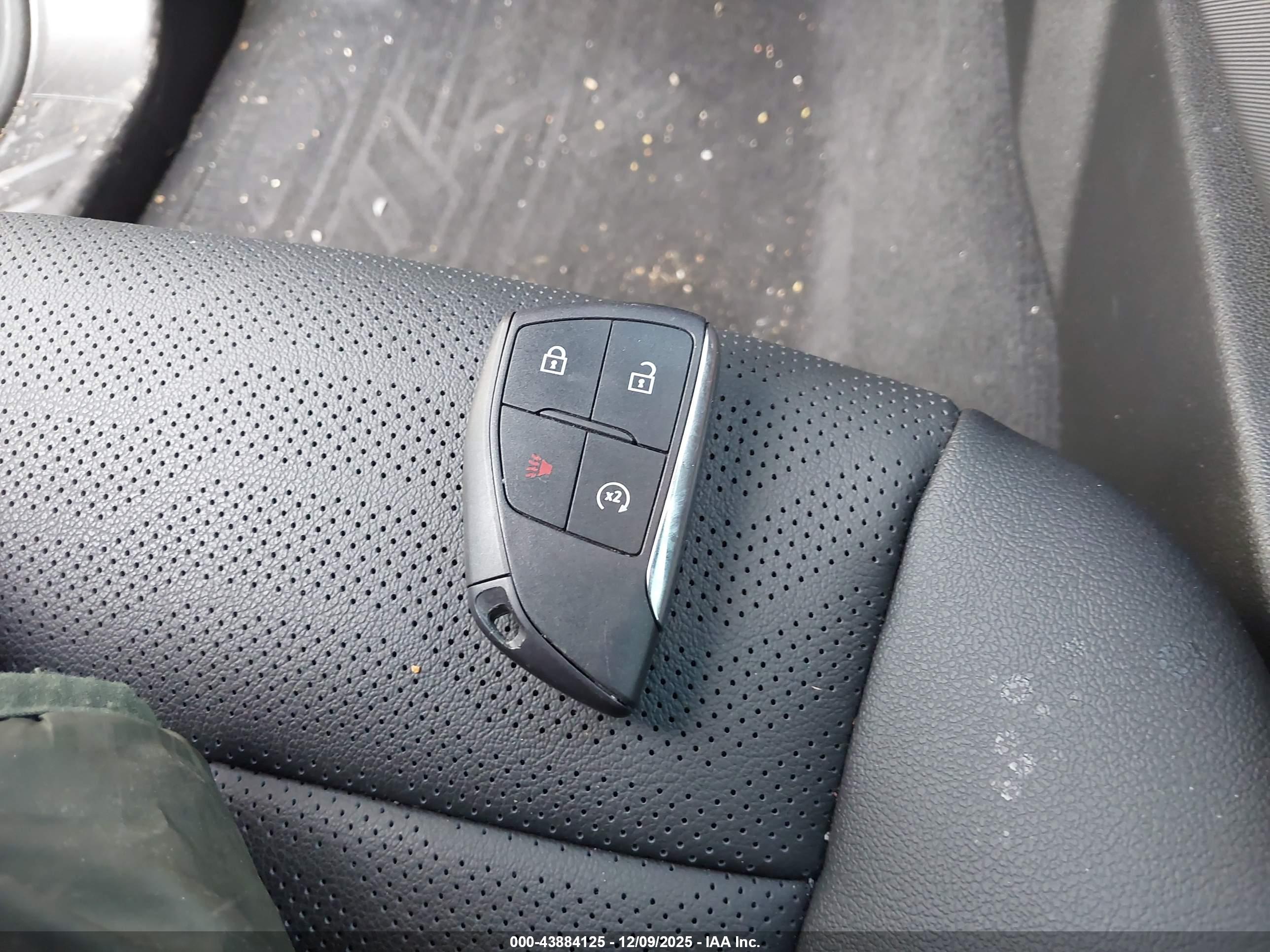 CHEVROLET COLORADO image 11