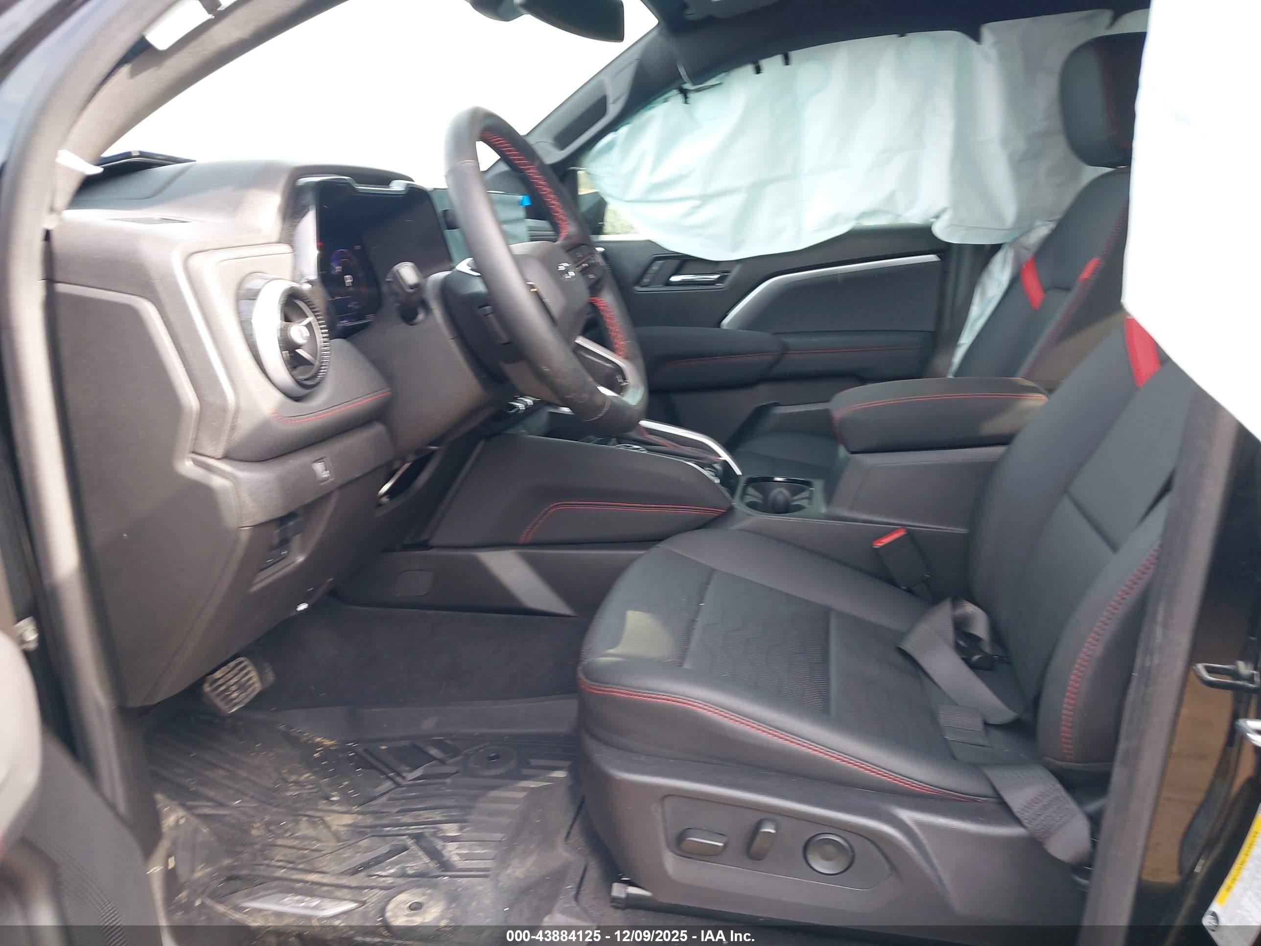 CHEVROLET COLORADO image 5