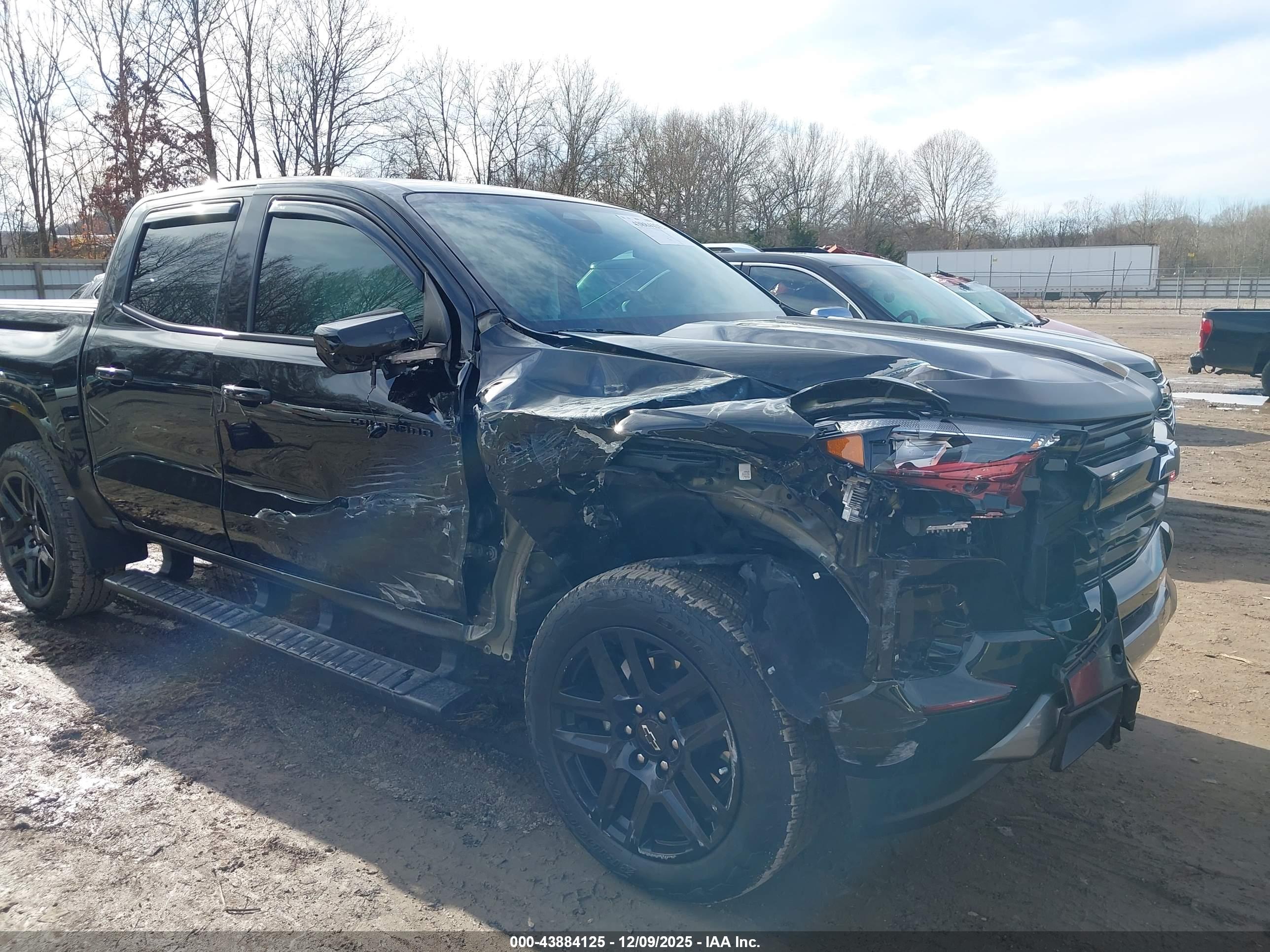 CHEVROLET COLORADO image 6