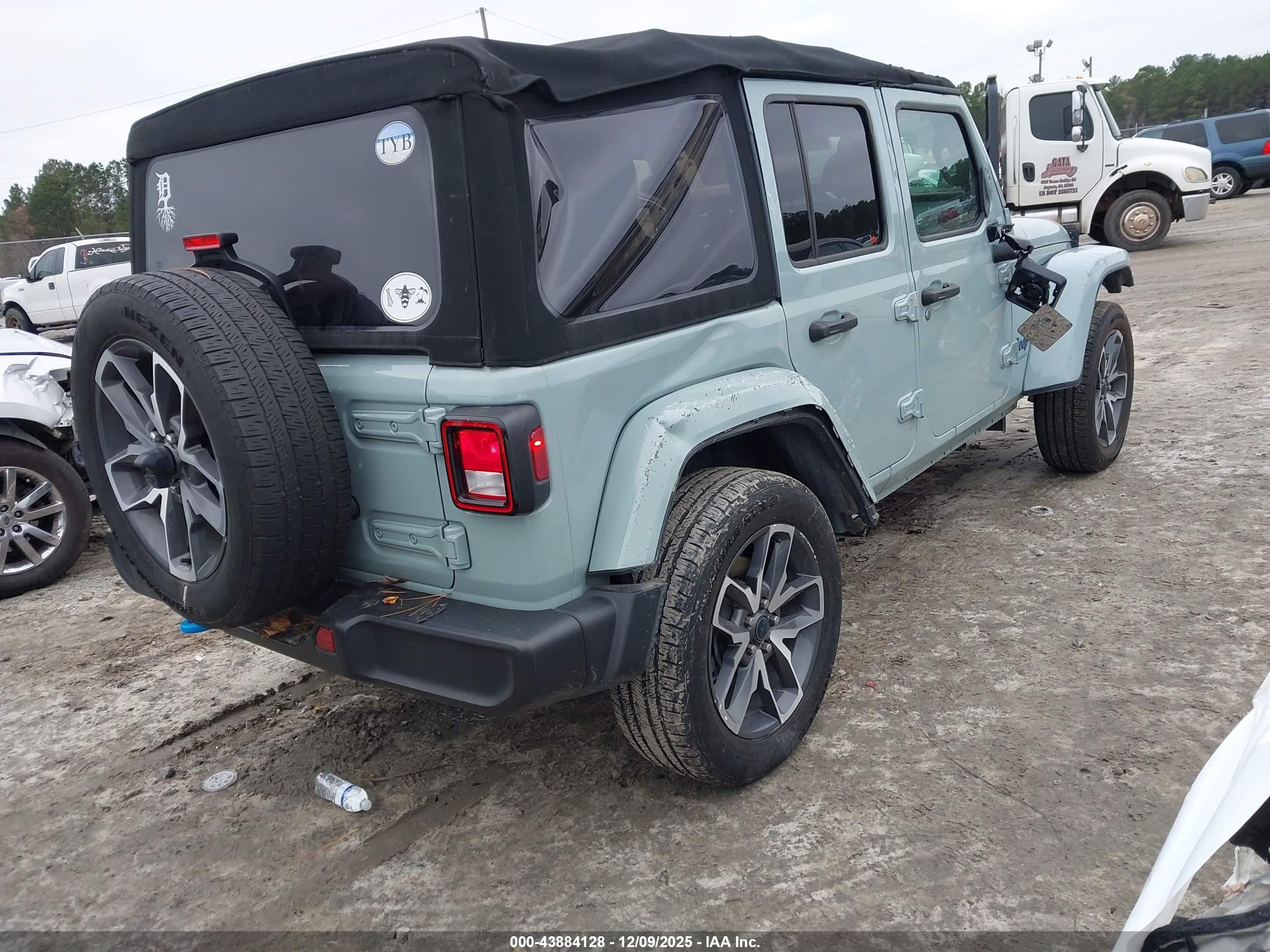 JEEP WRANGLER image 4