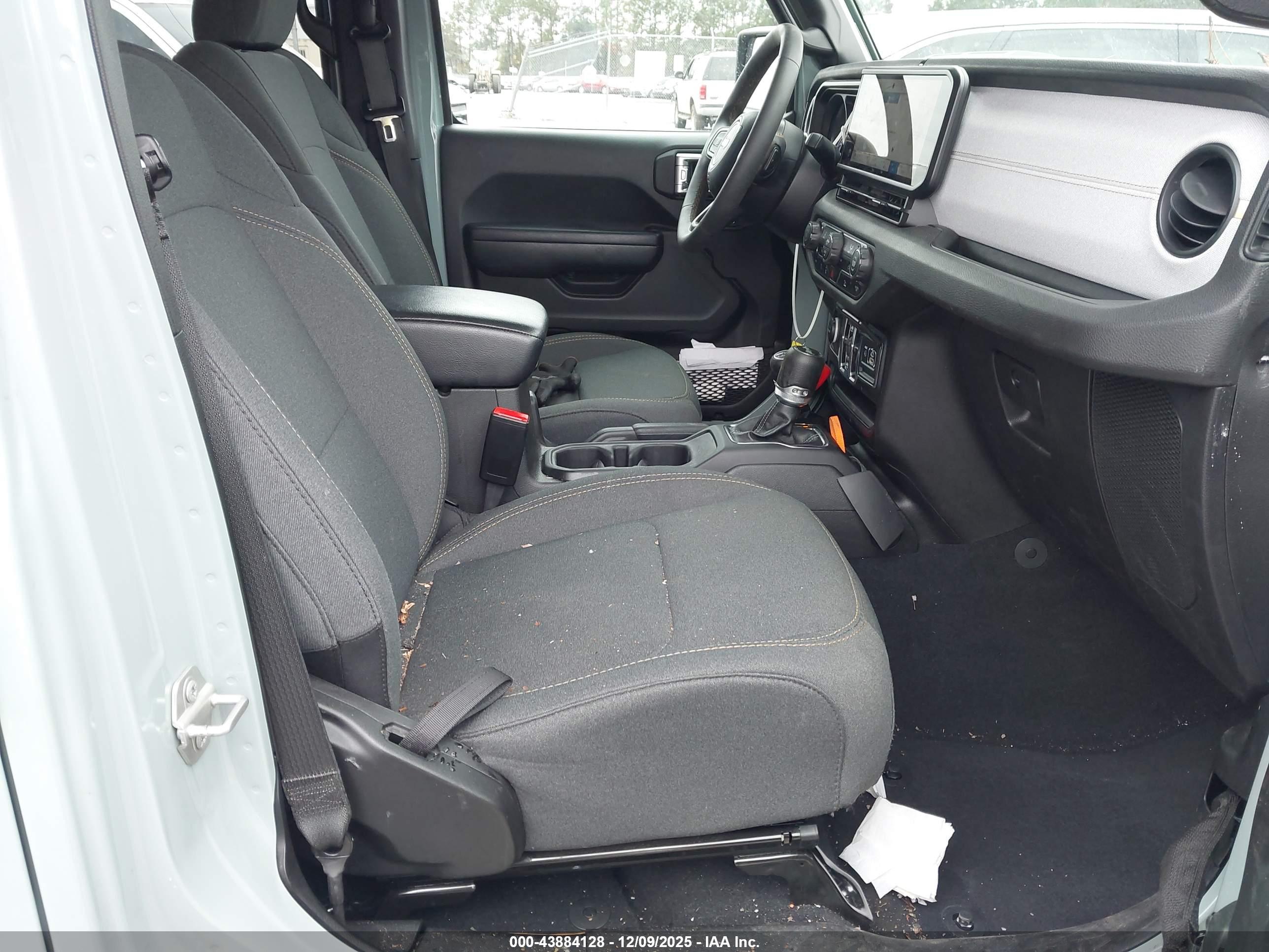 JEEP WRANGLER image 5