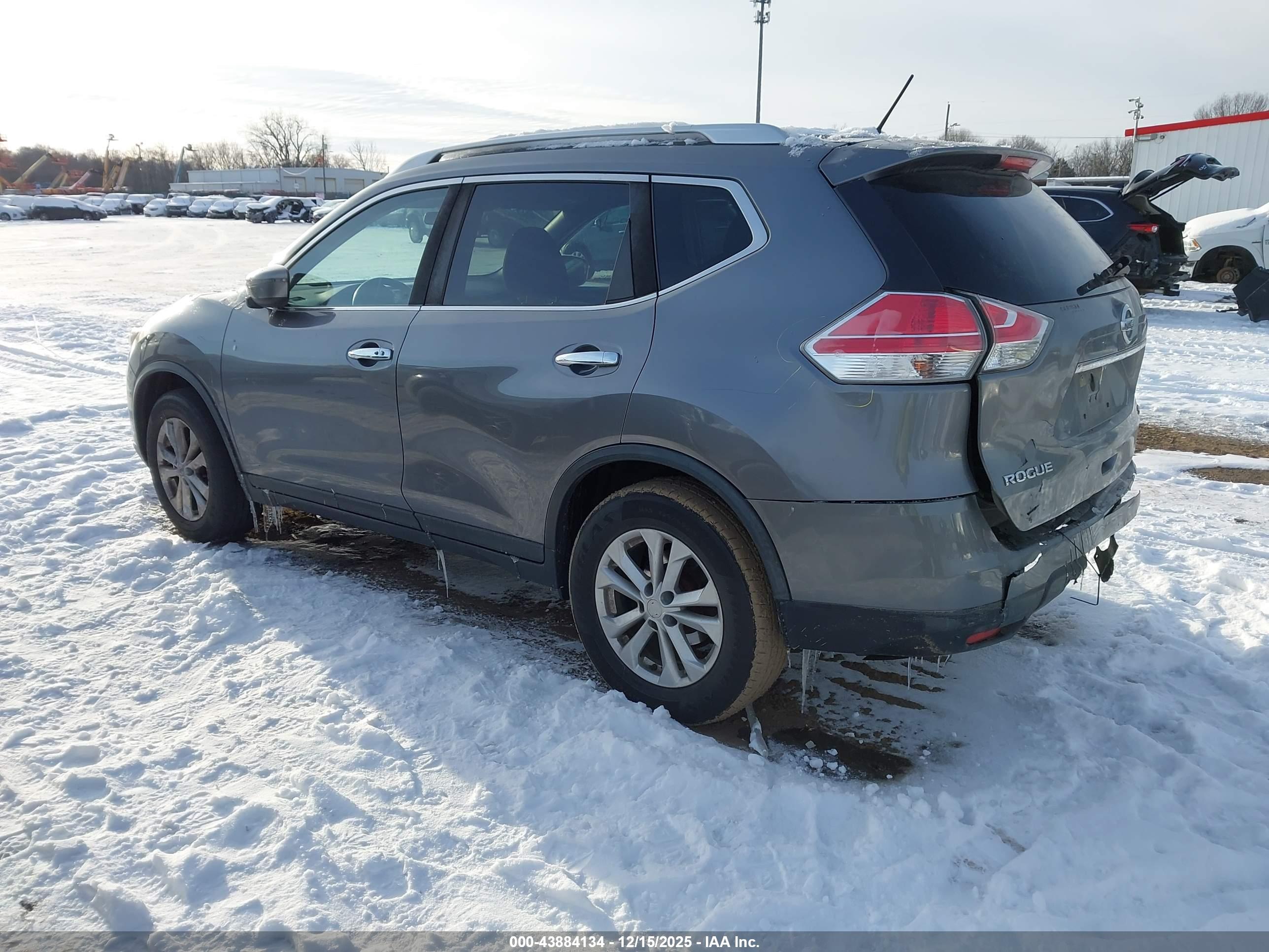 NISSAN ROGUE image 3