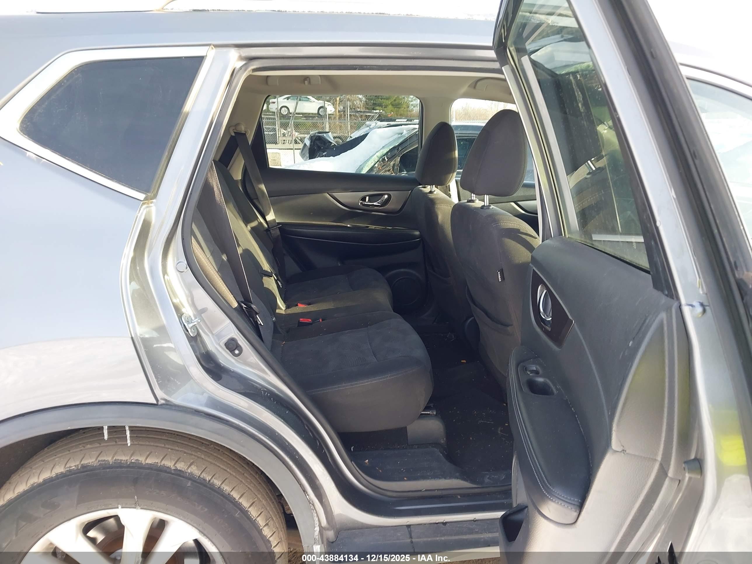 NISSAN ROGUE image 8