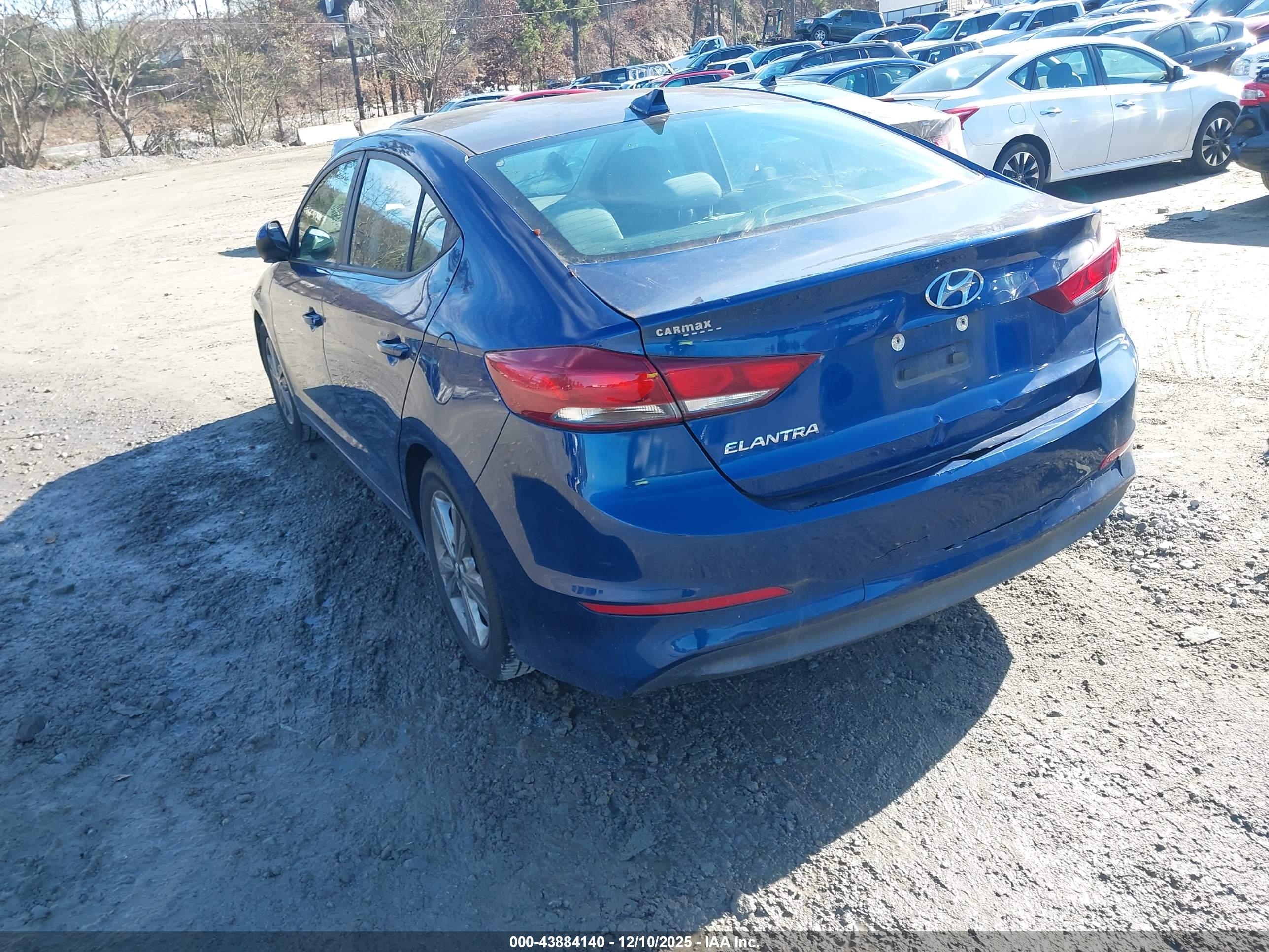 HYUNDAI ELANTRA image 3