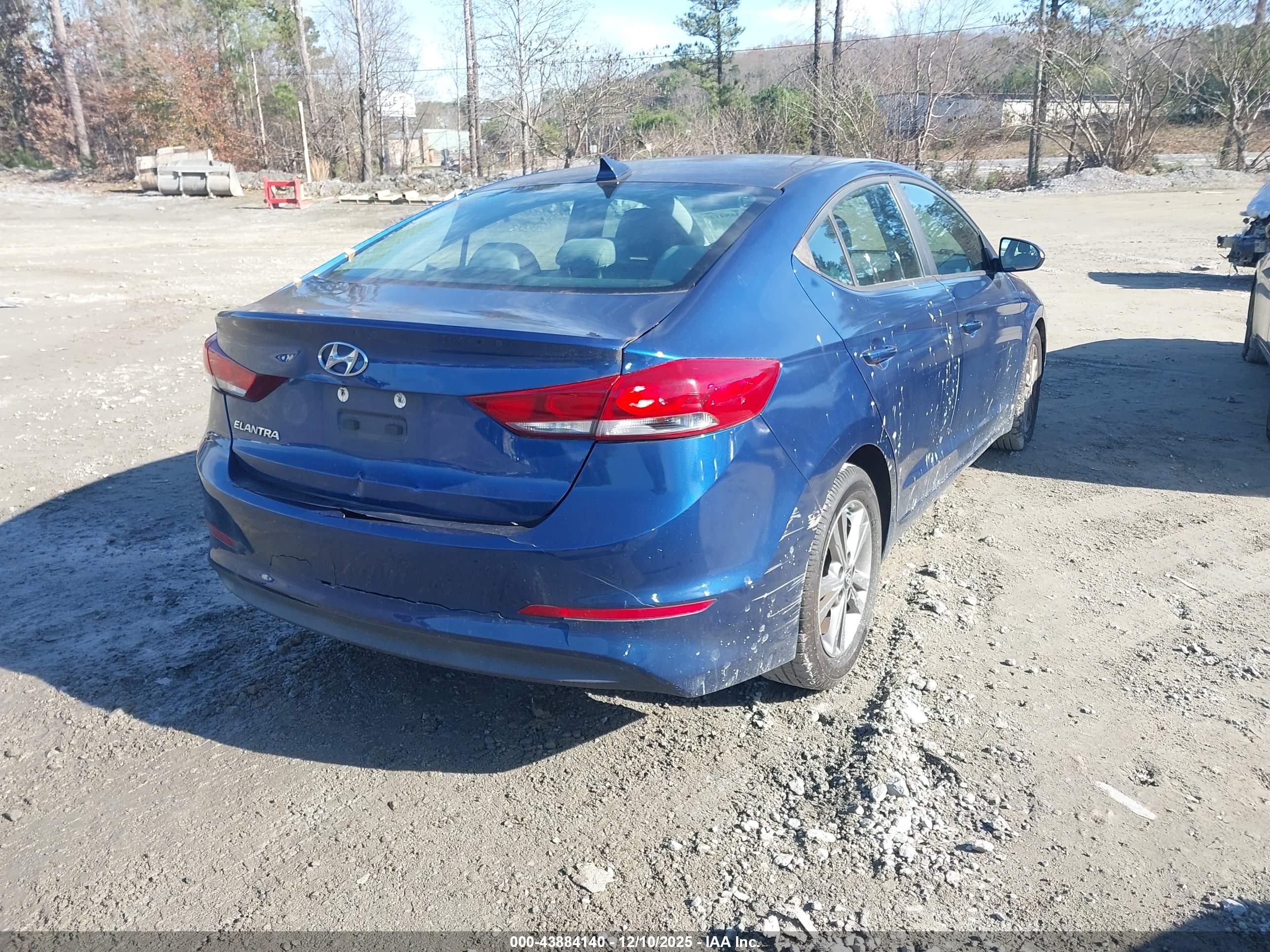 HYUNDAI ELANTRA image 4