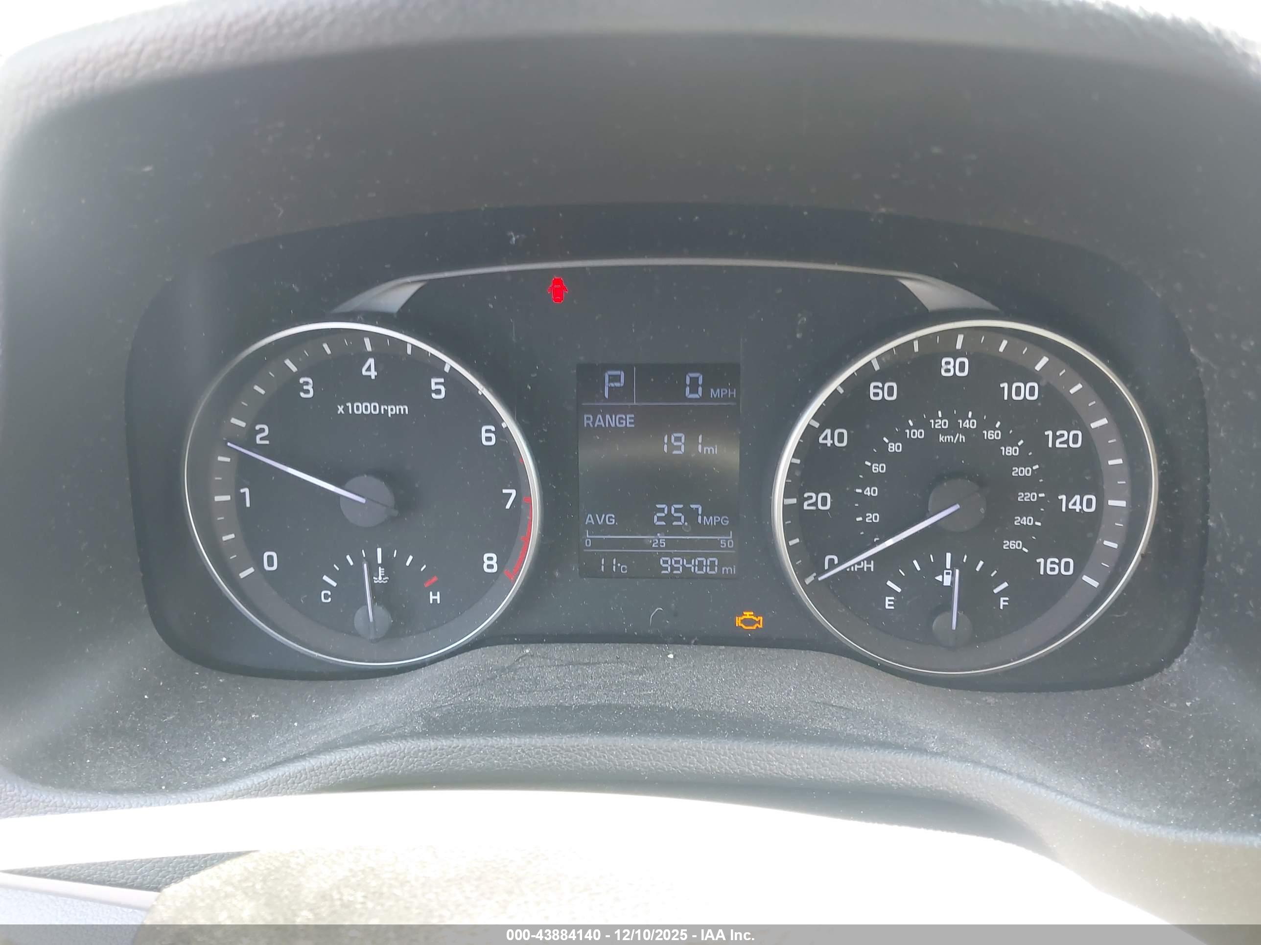 HYUNDAI ELANTRA image 7