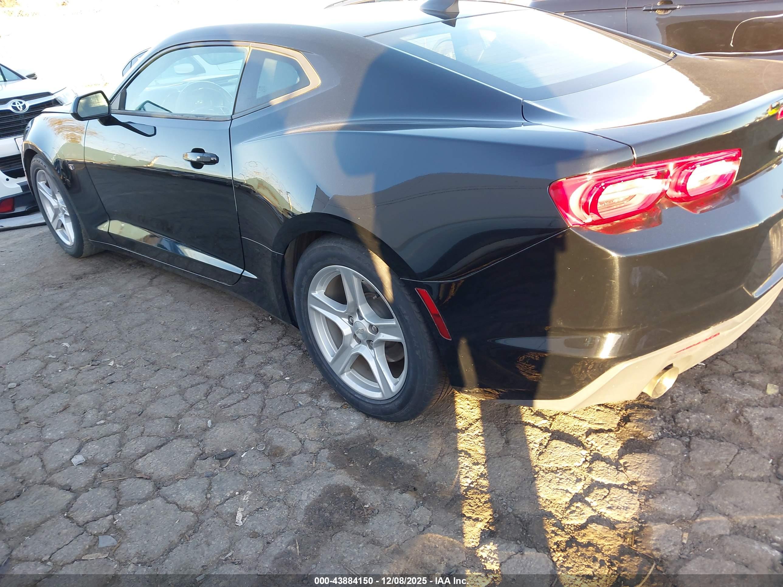 CHEVROLET CAMARO image 3