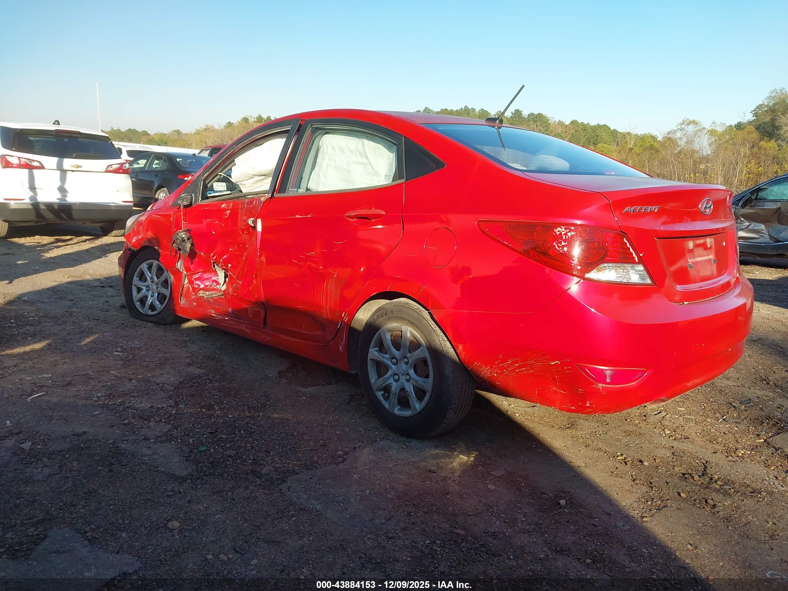 HYUNDAI ACCENT image 3