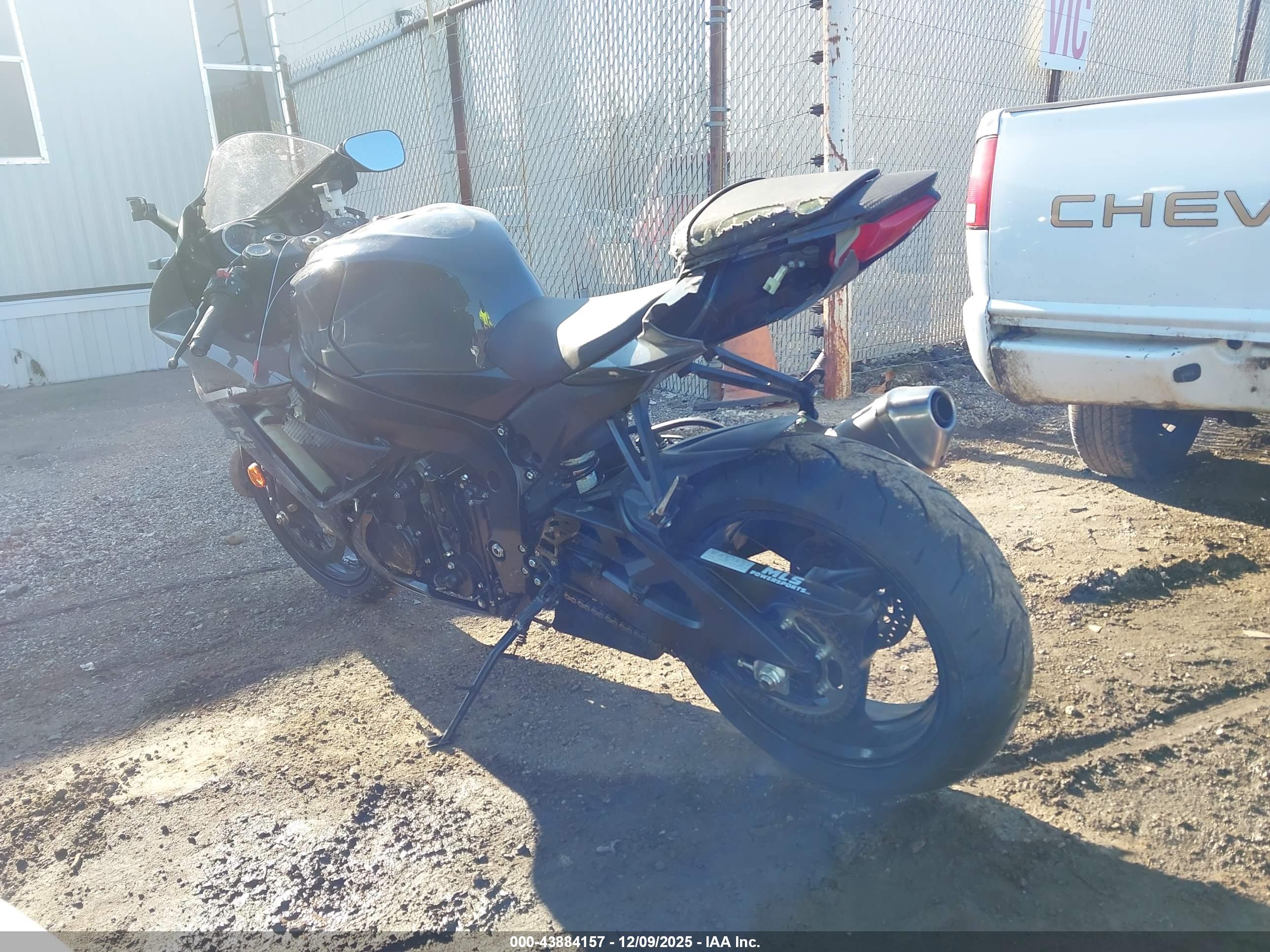 SUZUKI GSX-R600 image 3