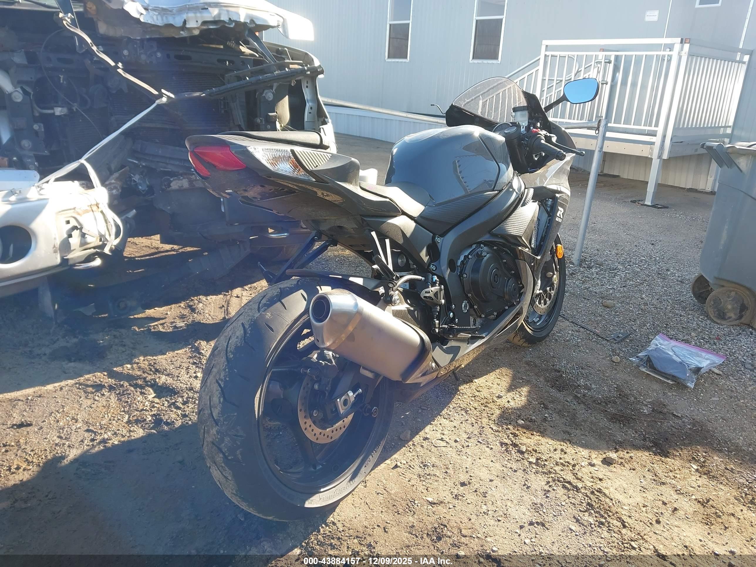 SUZUKI GSX-R600 image 4