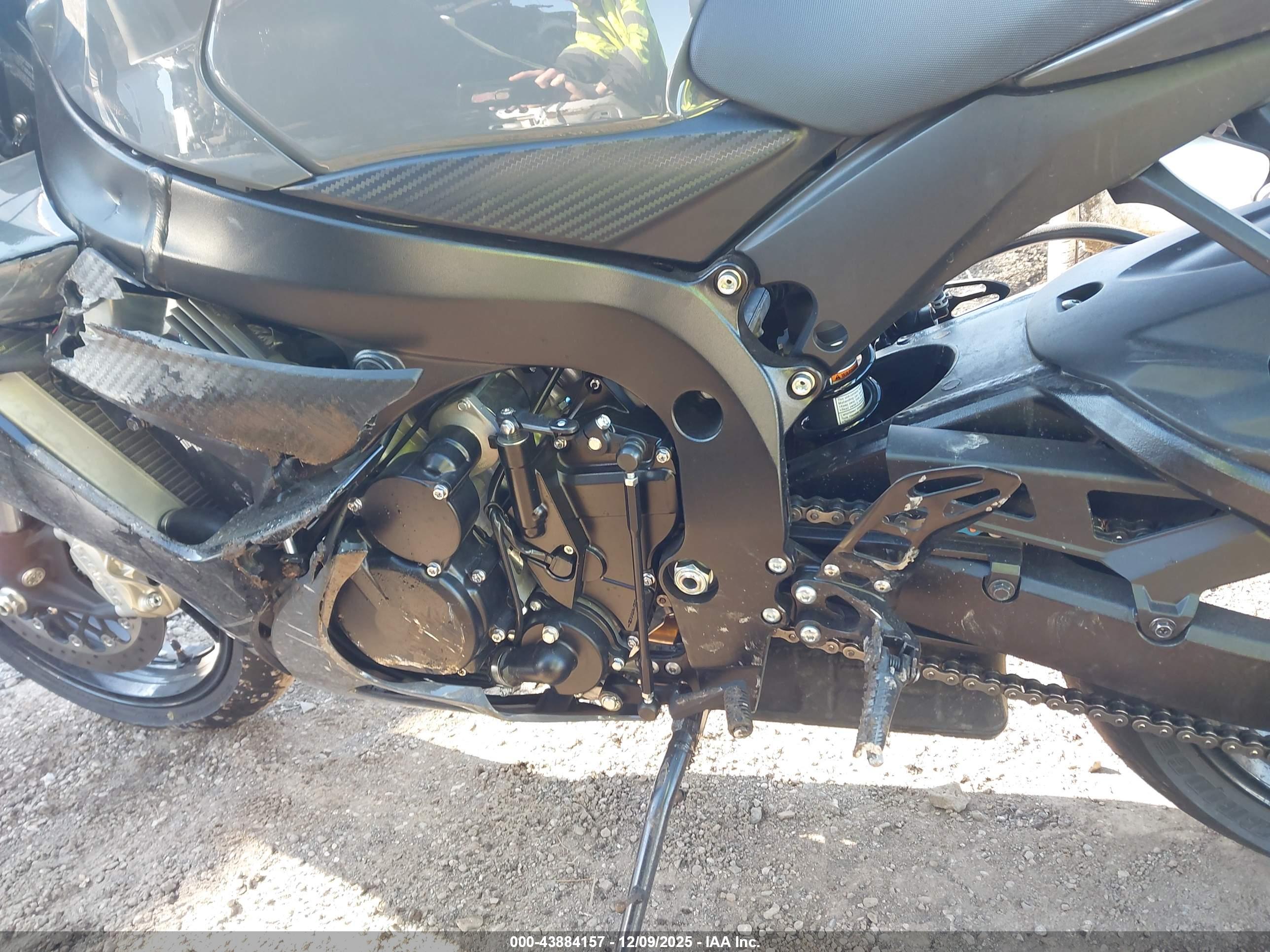 SUZUKI GSX-R600 image 9