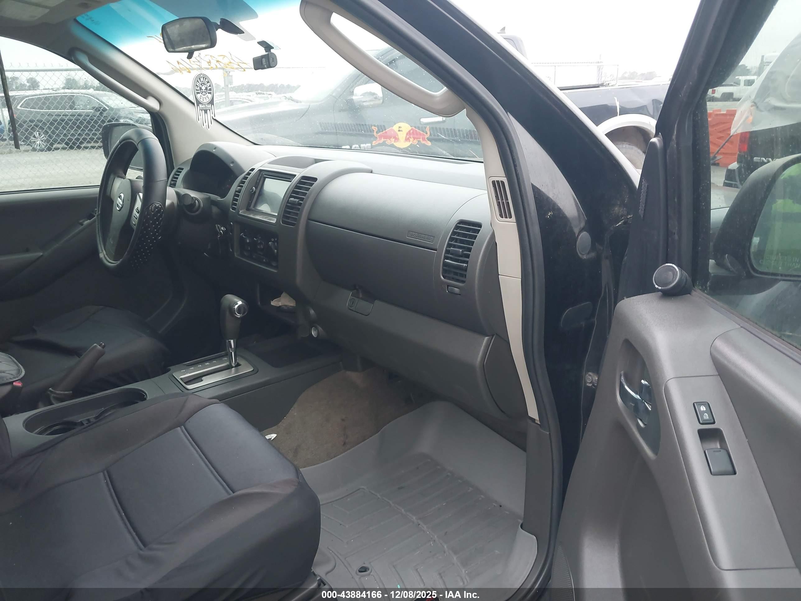 NISSAN FRONTIER image 5