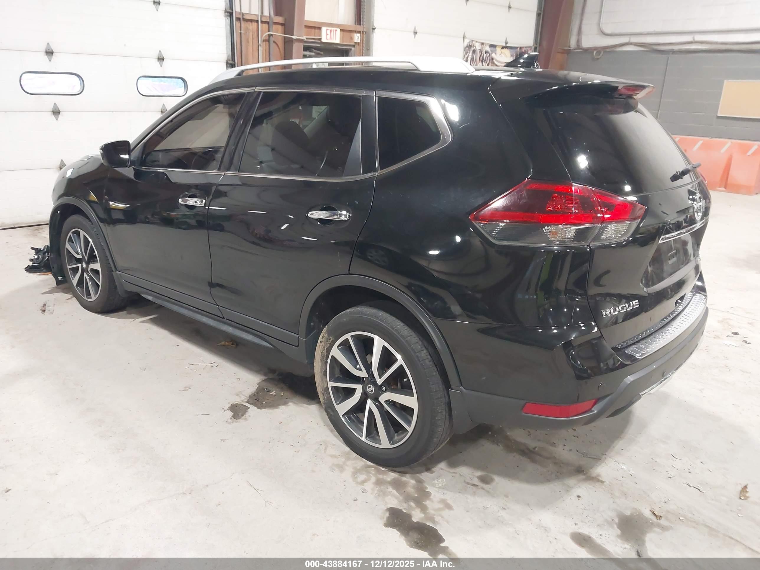NISSAN ROGUE image 3