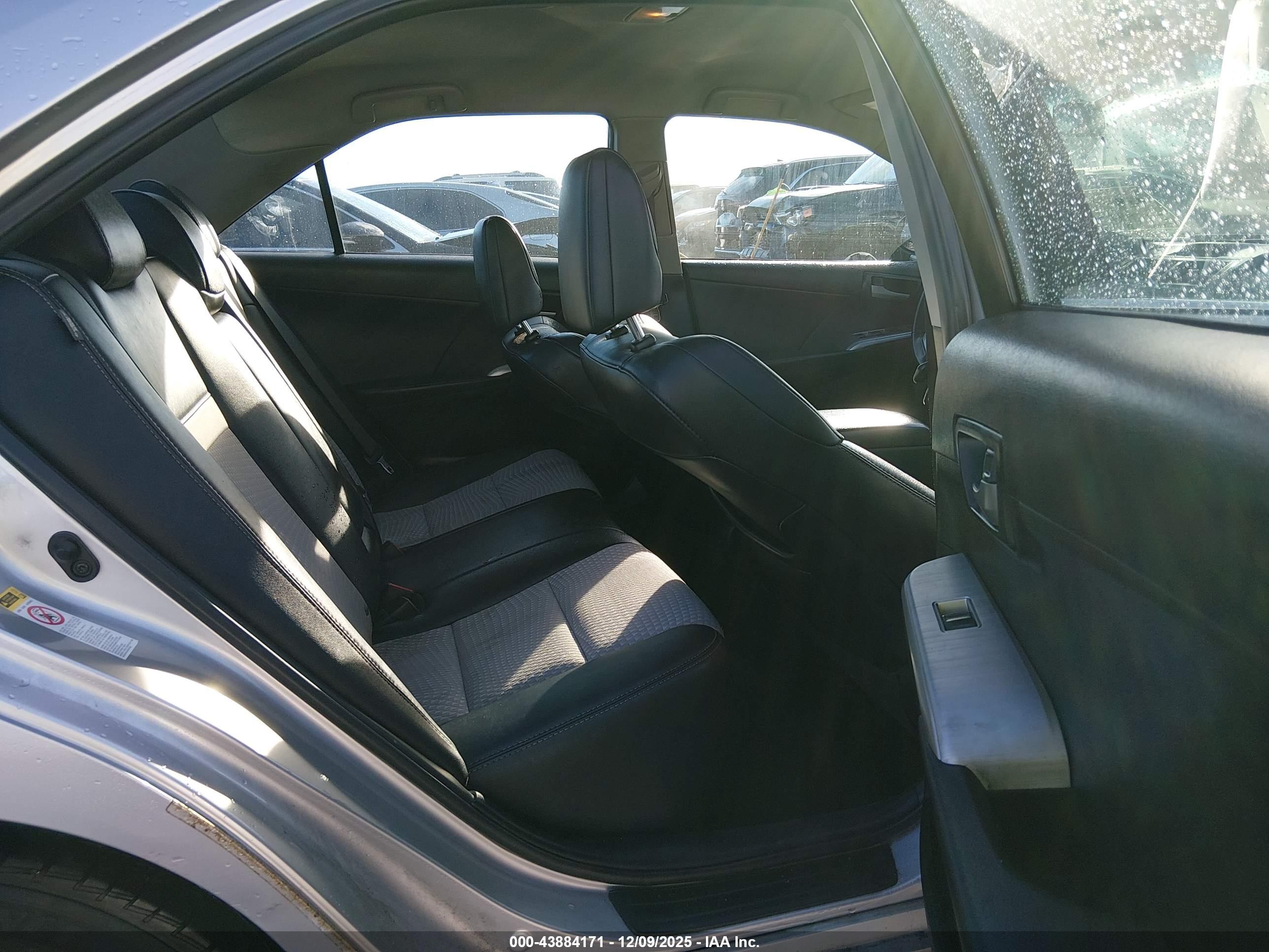 TOYOTA CAMRY image 8