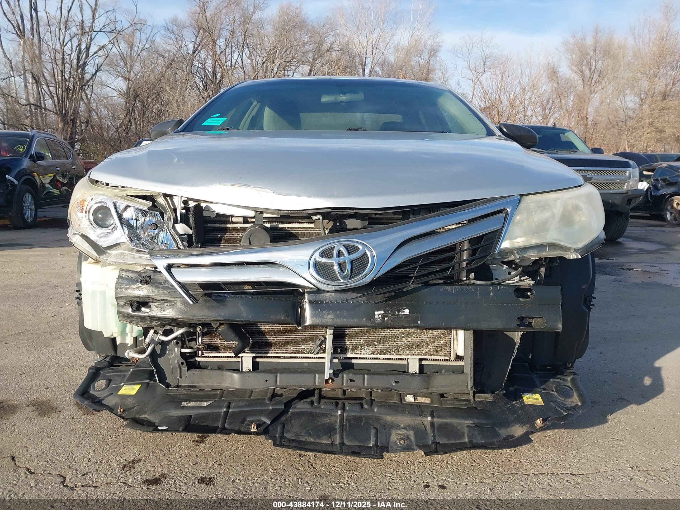 TOYOTA CAMRY image 6