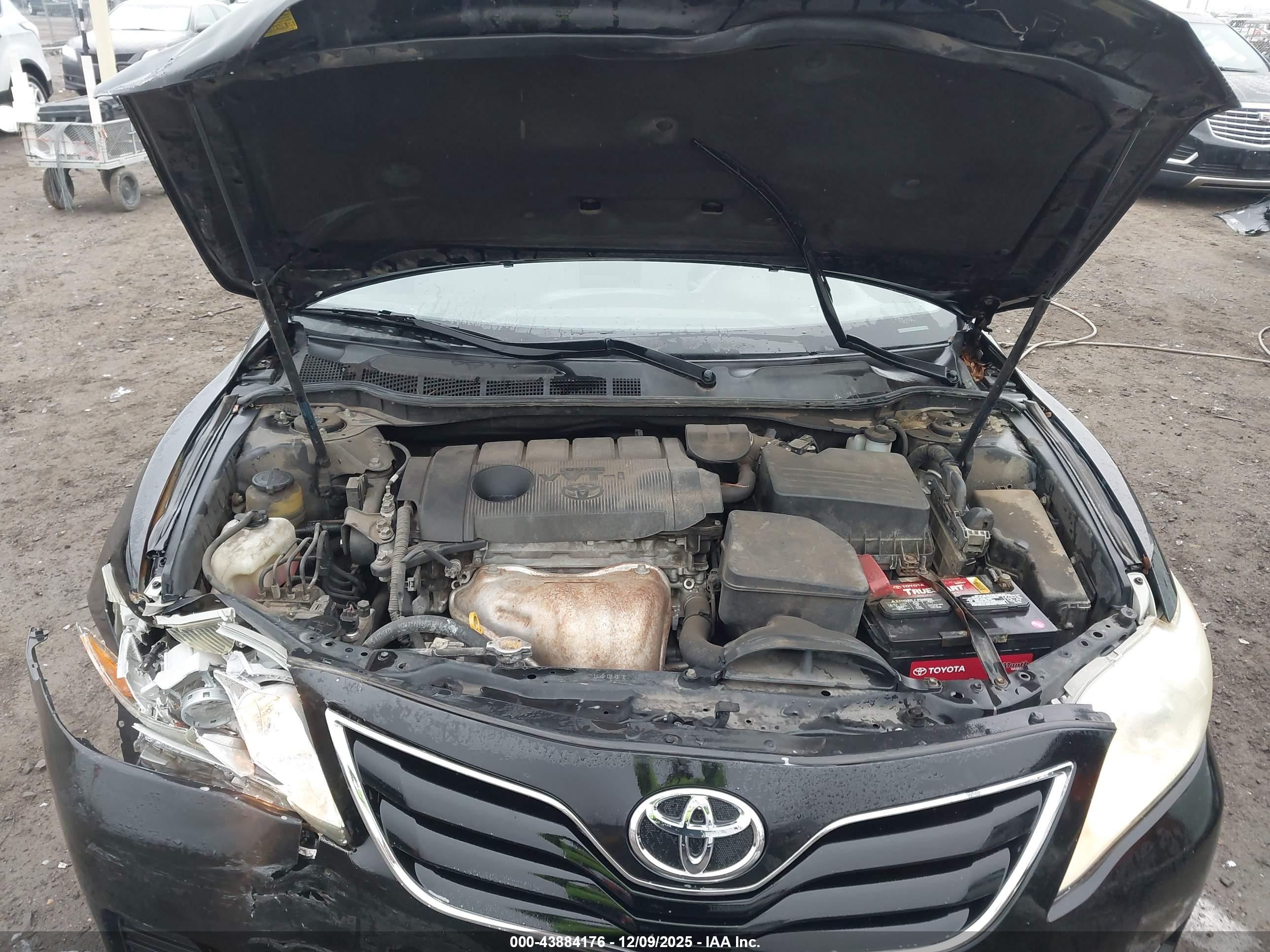 TOYOTA CAMRY image 10