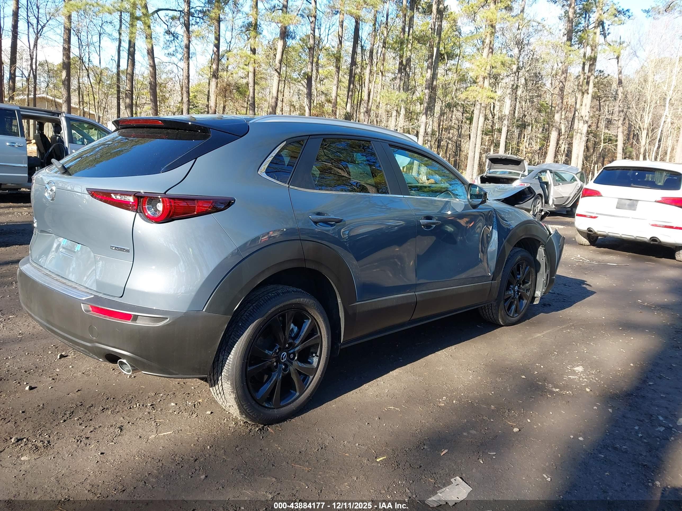 MAZDA CX-30 image 4