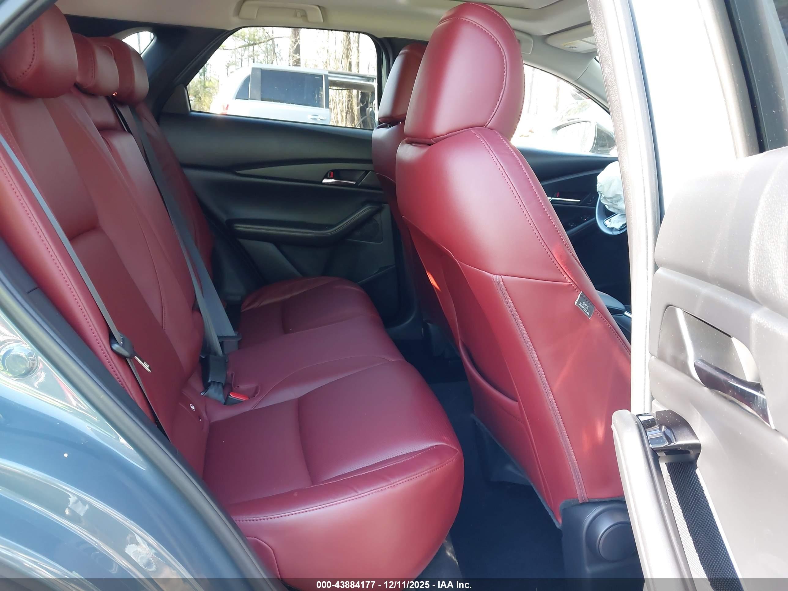 MAZDA CX-30 image 8