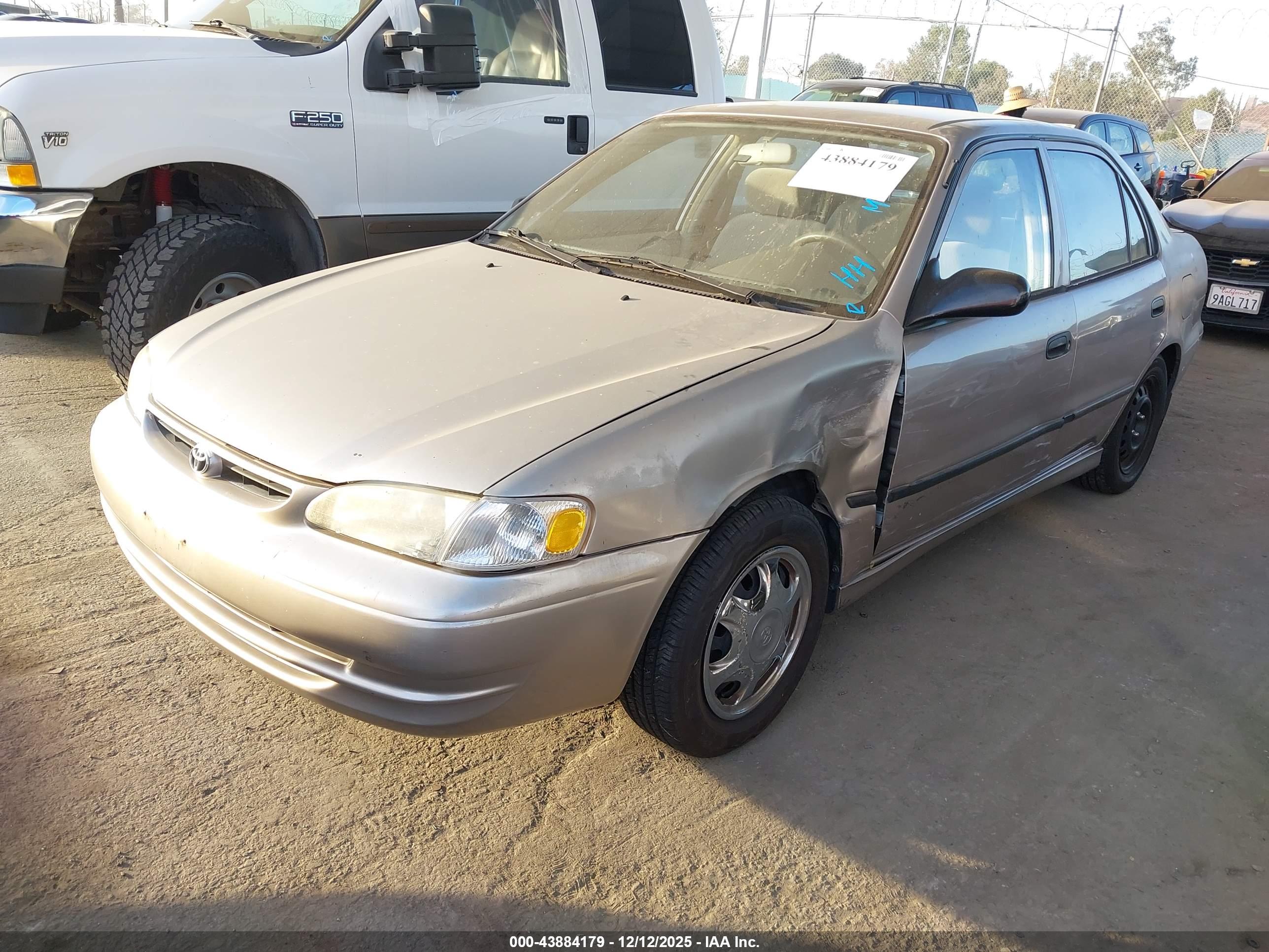 TOYOTA COROLLA image 2