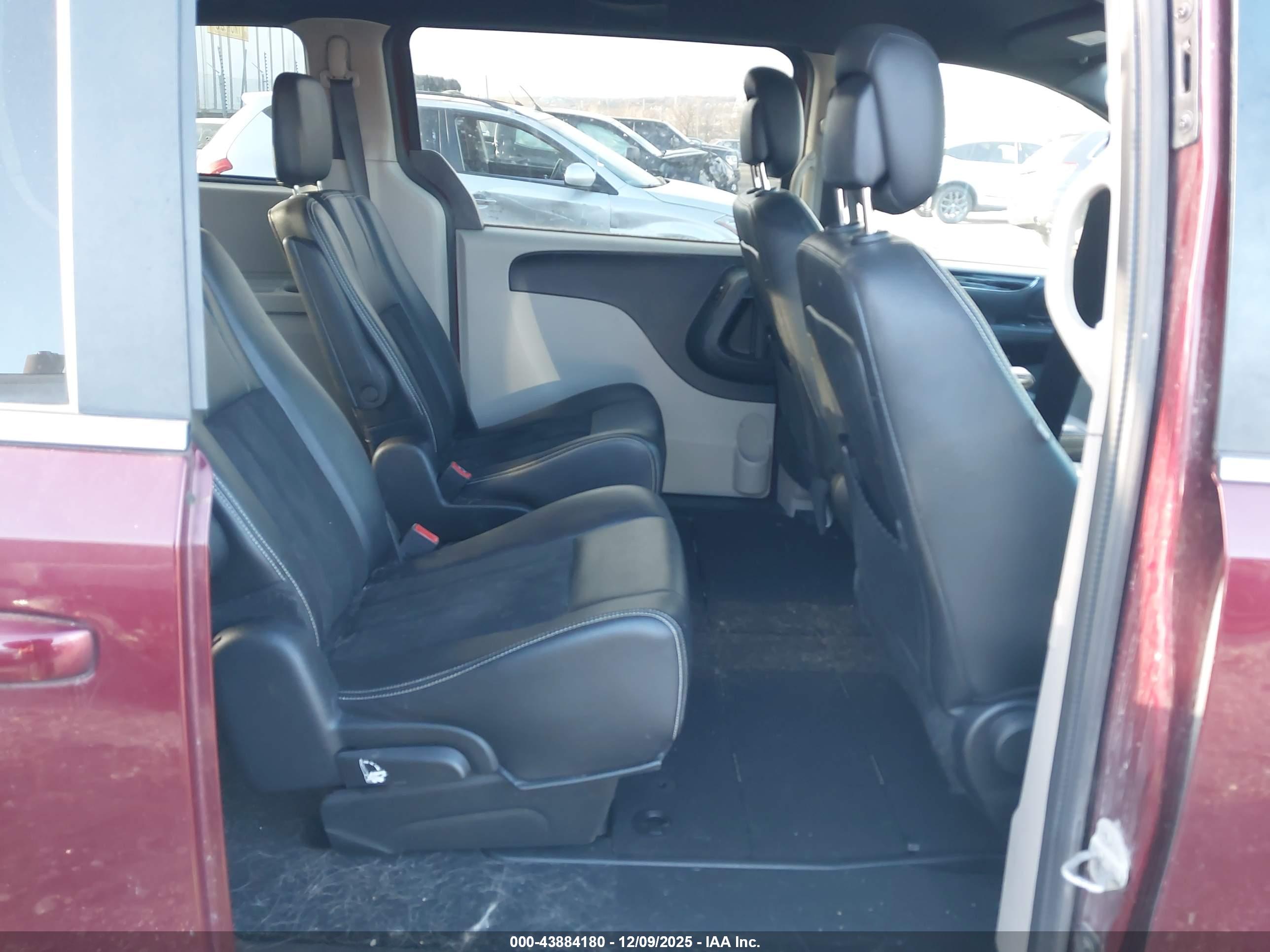DODGE GRAND image 8