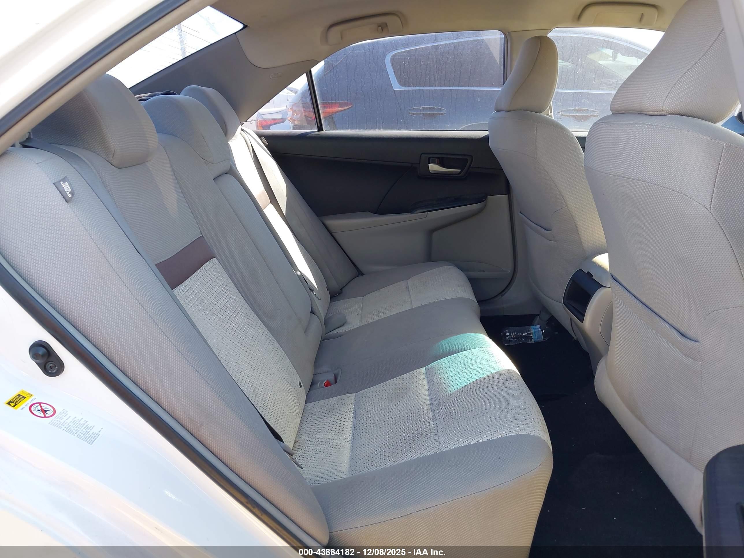TOYOTA CAMRY image 8