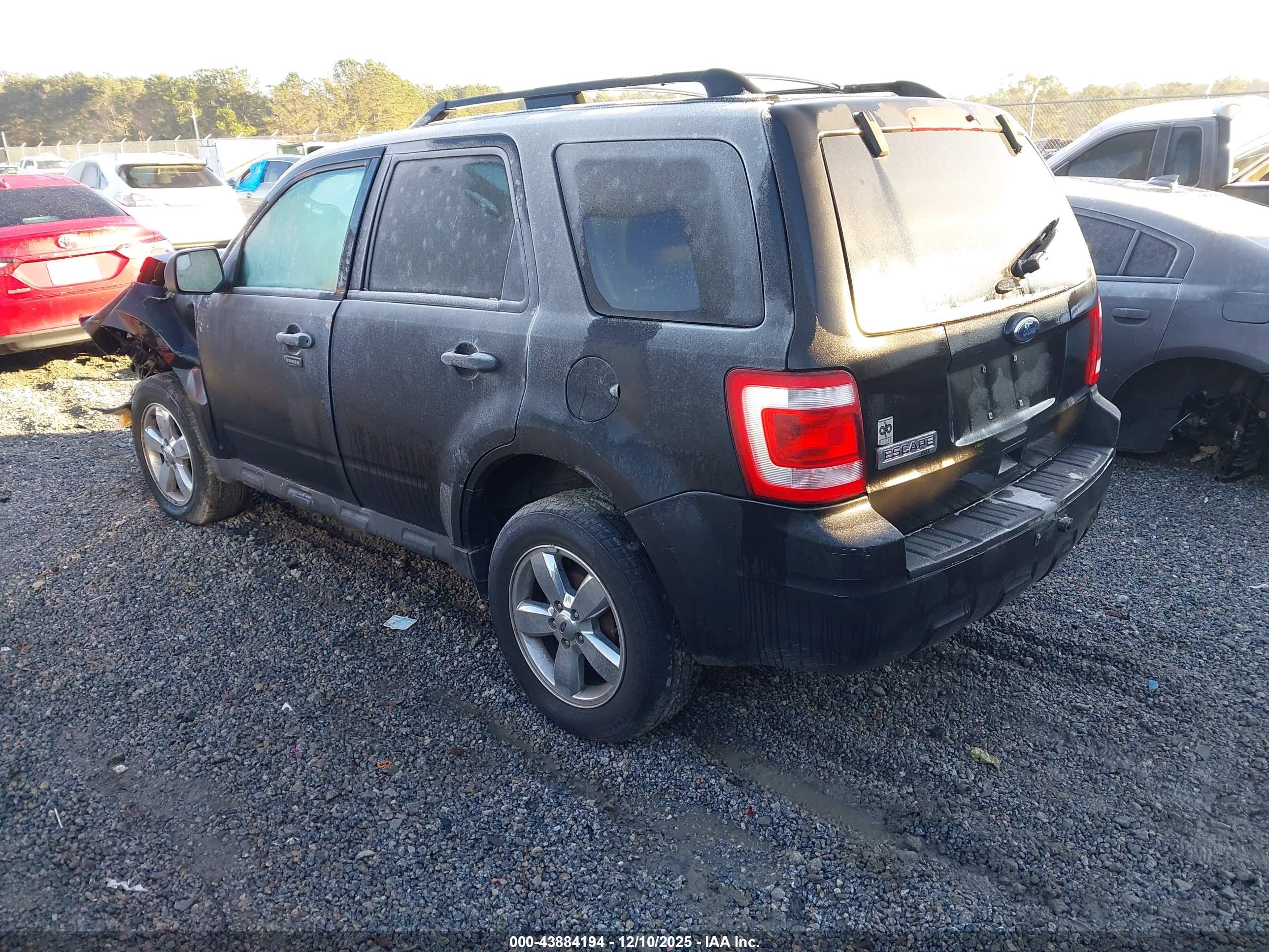 FORD ESCAPE image 3