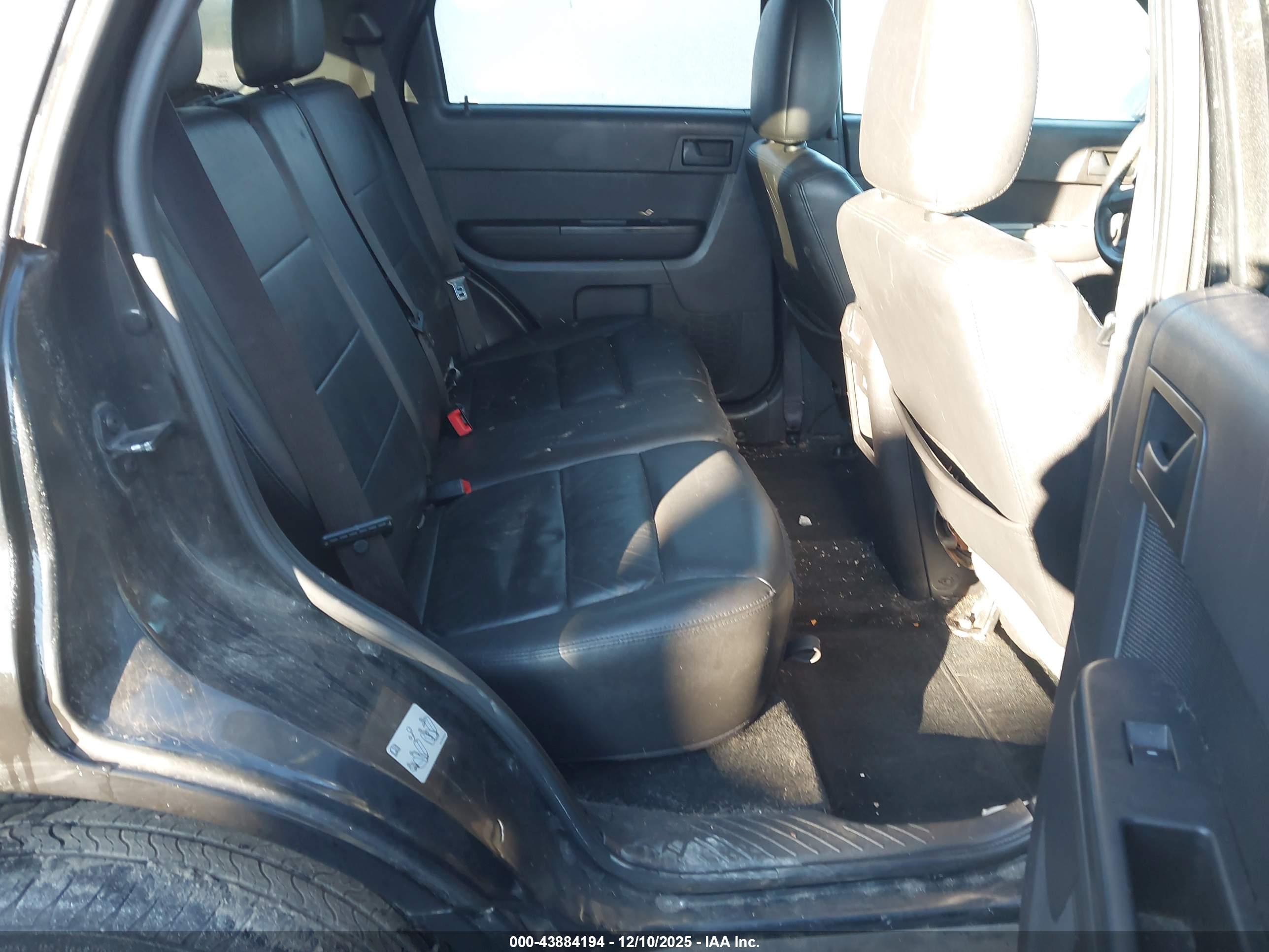 FORD ESCAPE image 8