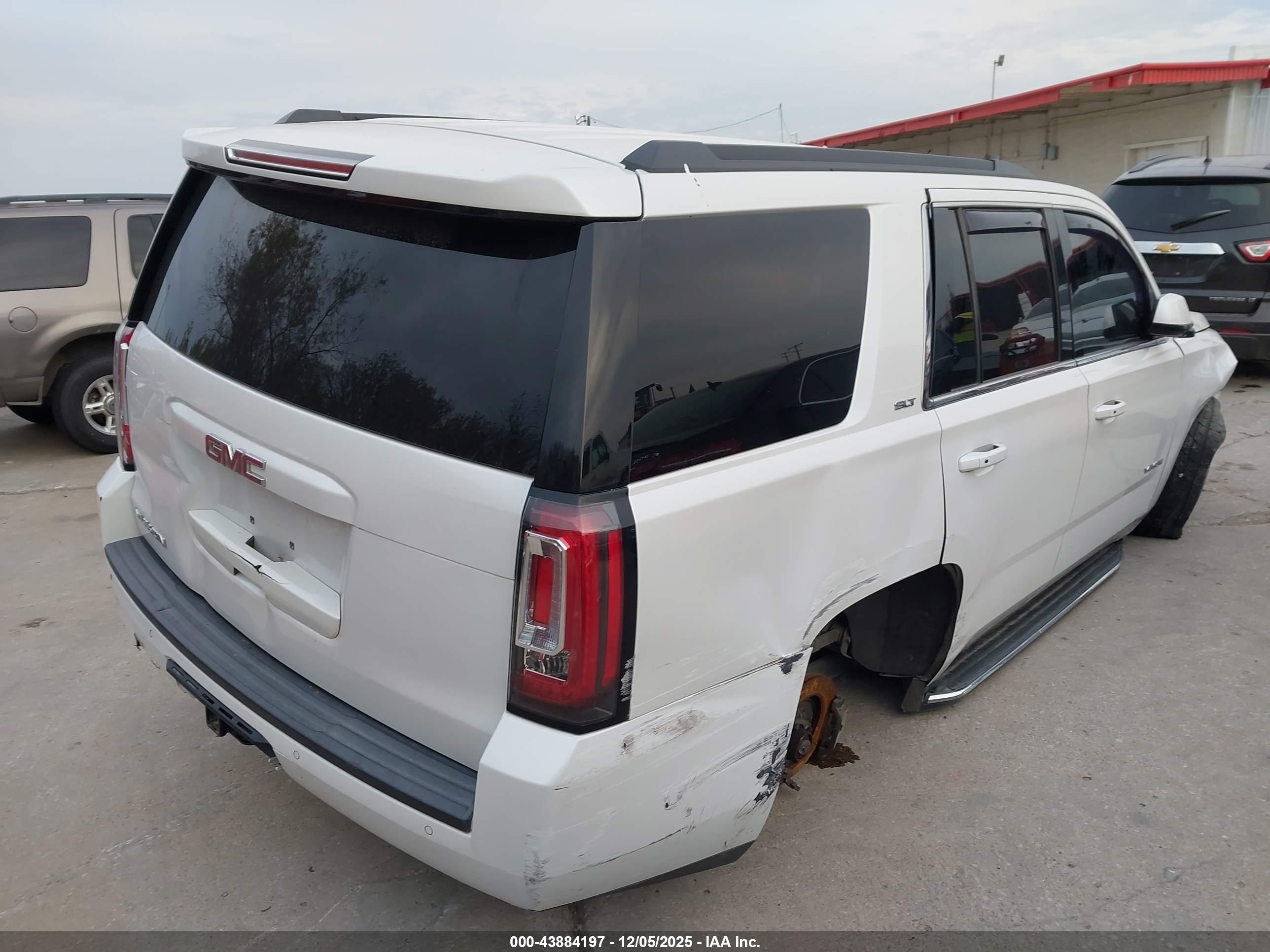 GMC YUKON image 4