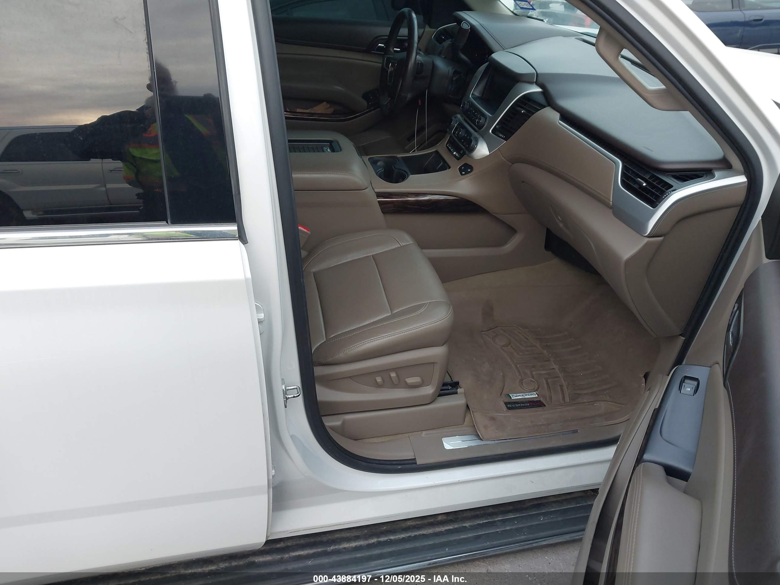 GMC YUKON image 5