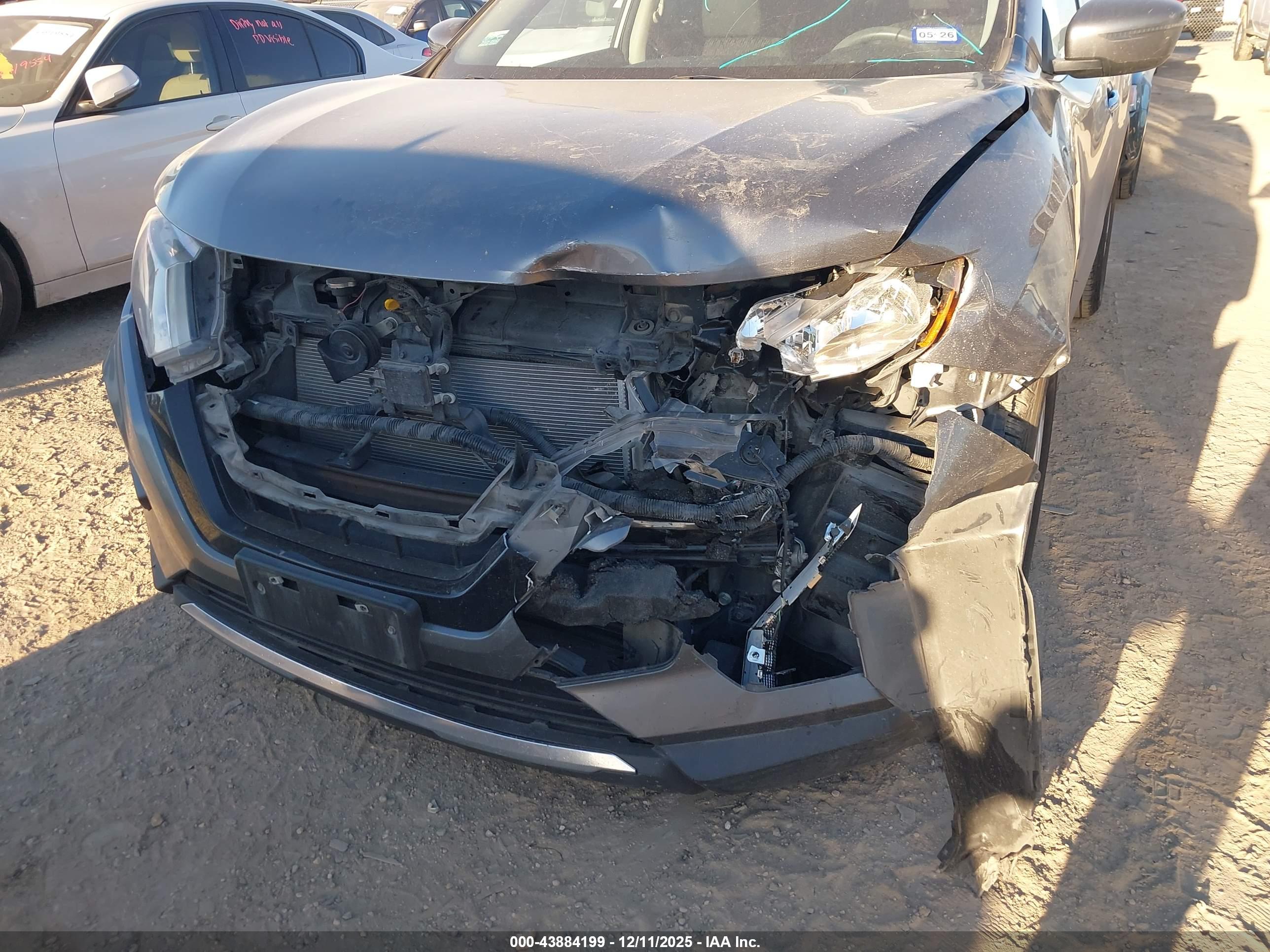 NISSAN ROGUE image 6