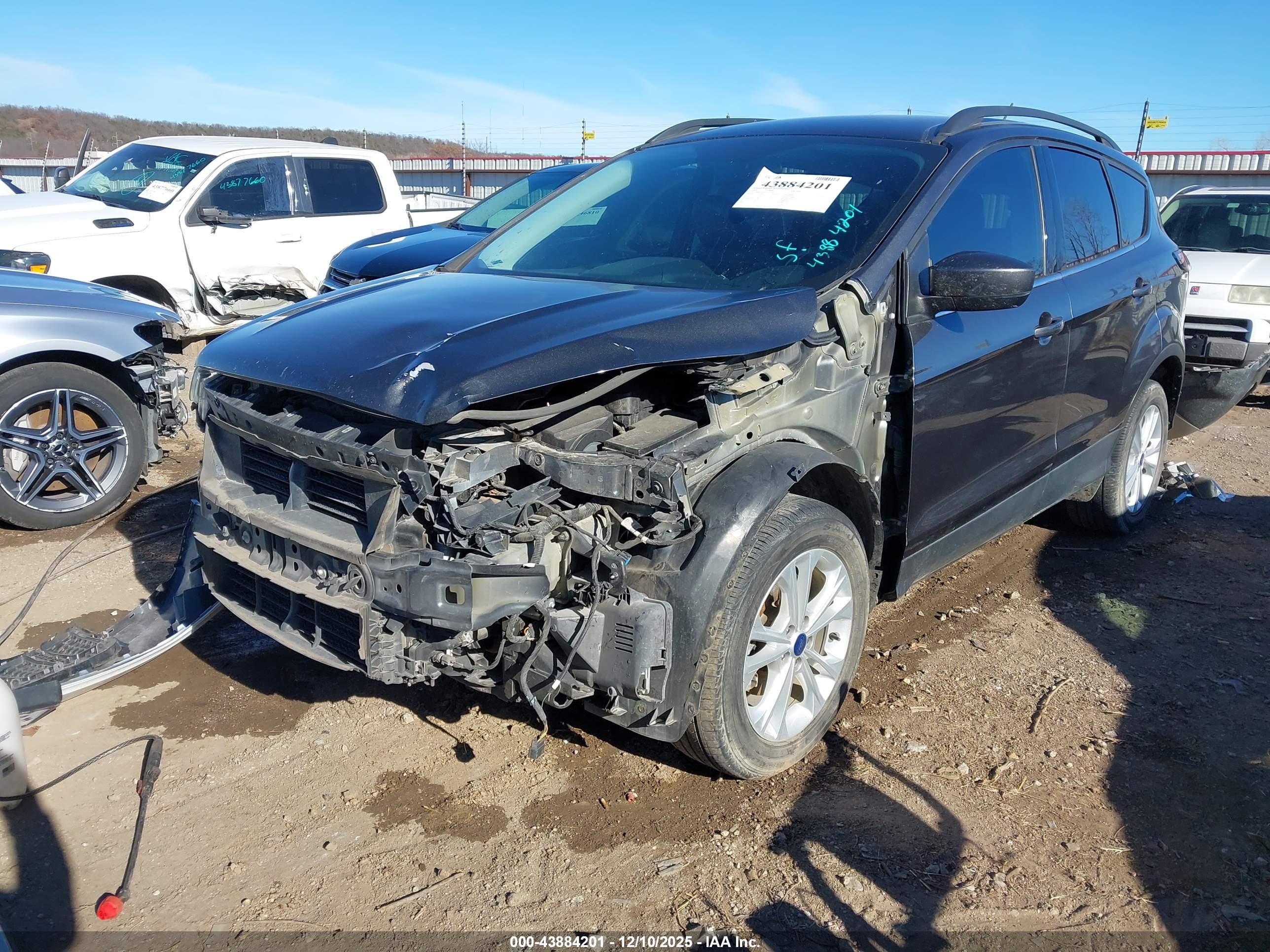 FORD ESCAPE image 2