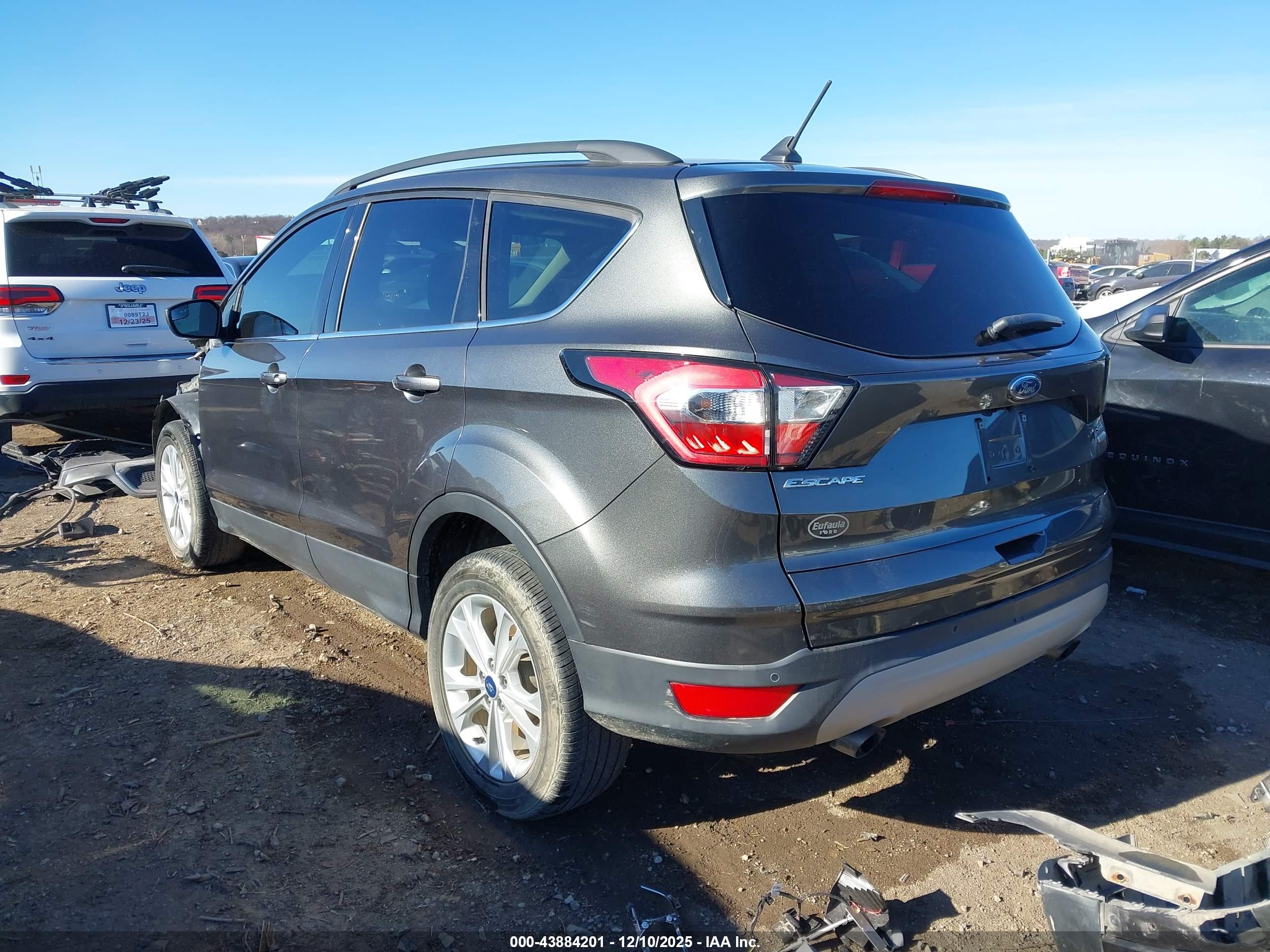FORD ESCAPE image 3