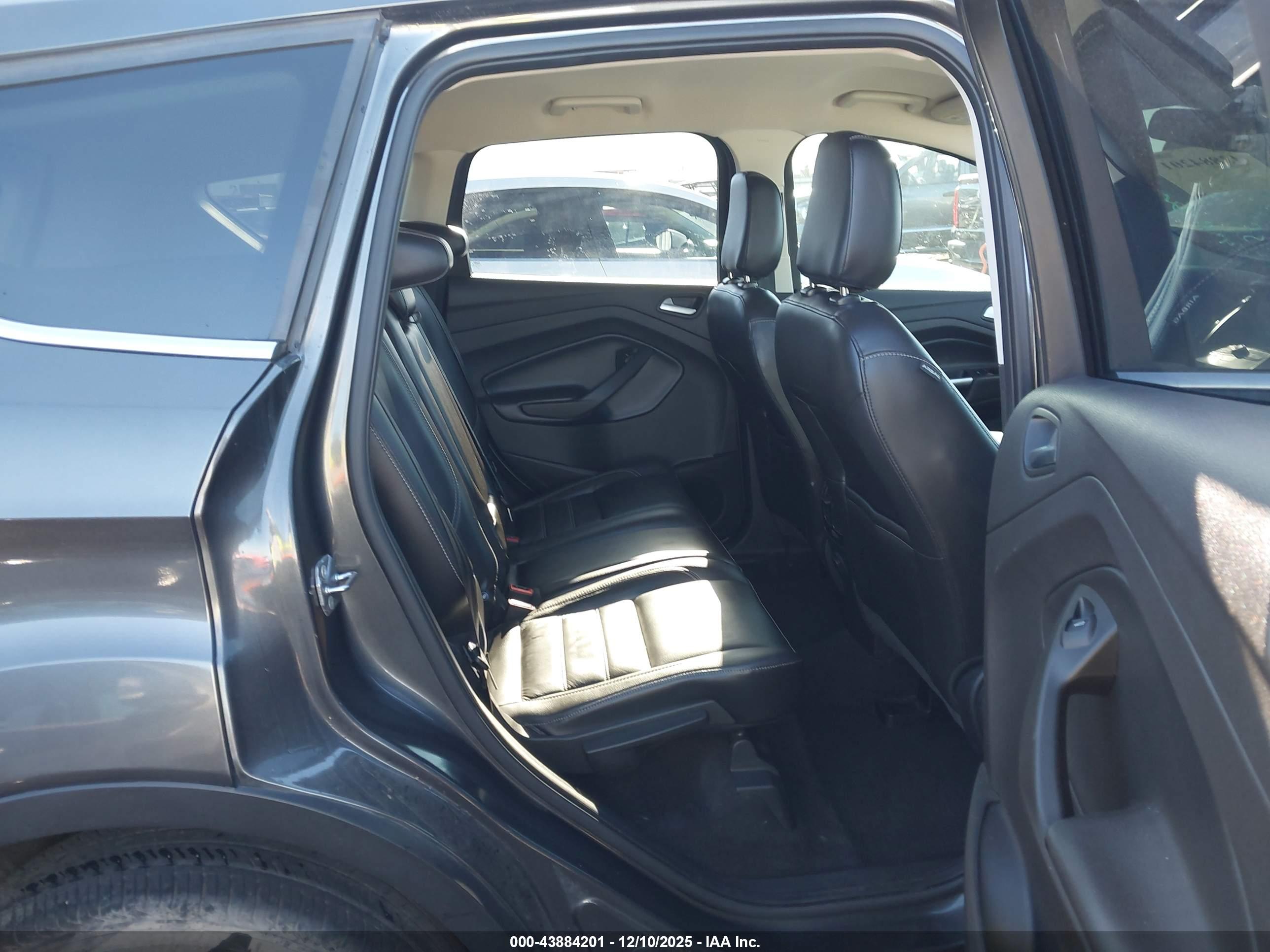 FORD ESCAPE image 8