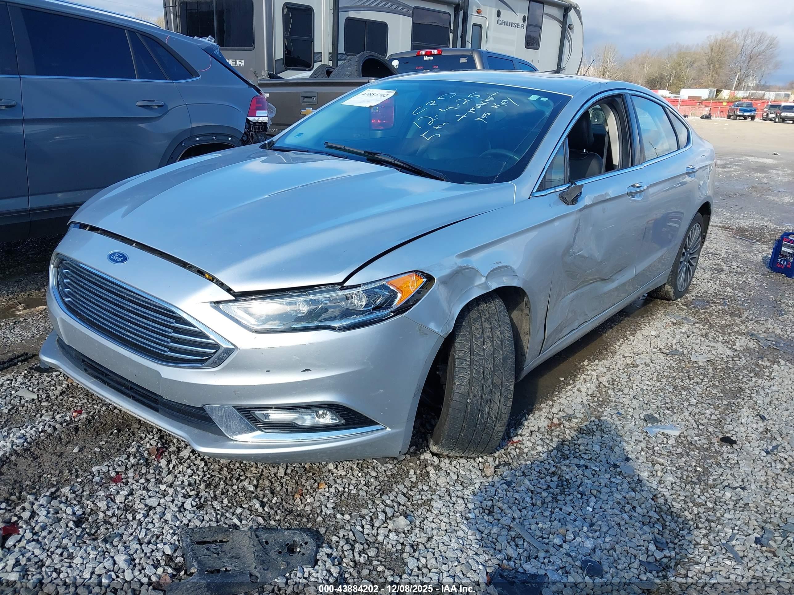 FORD FUSION image 2