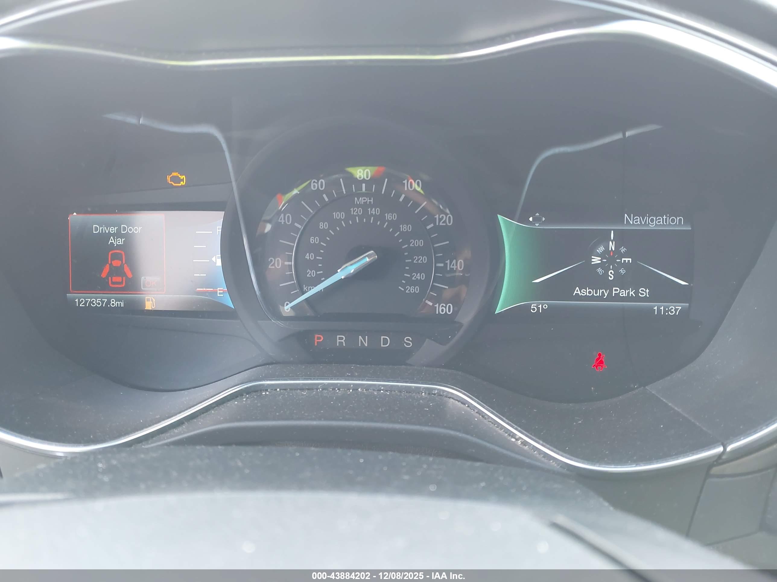 FORD FUSION image 7