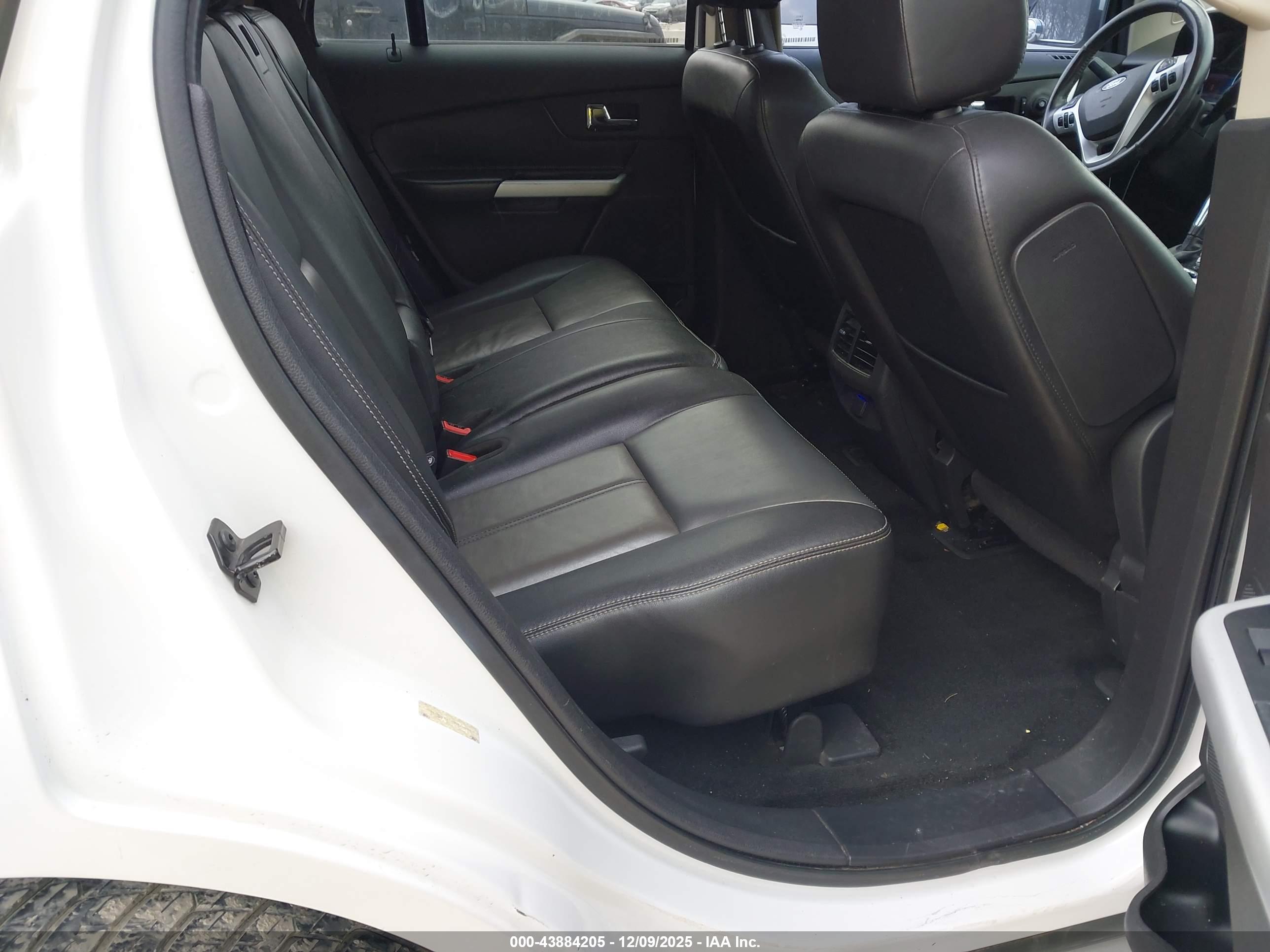 FORD EDGE image 8