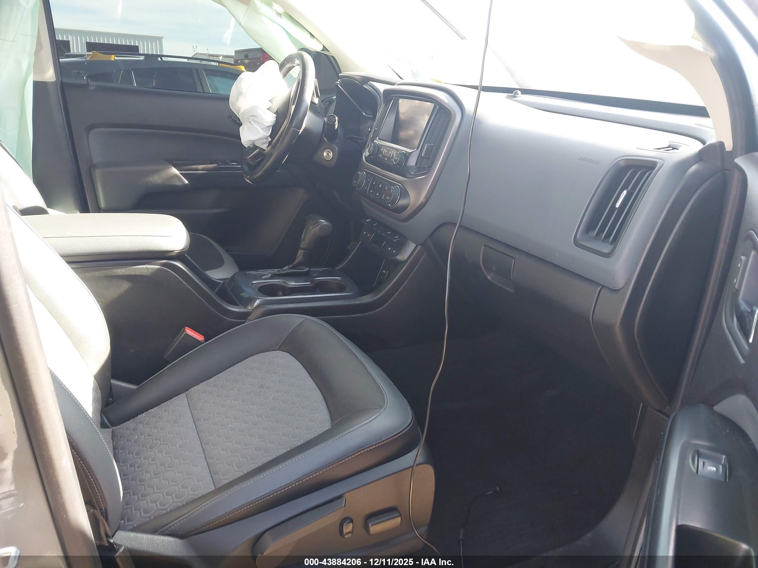 CHEVROLET COLORADO image 5