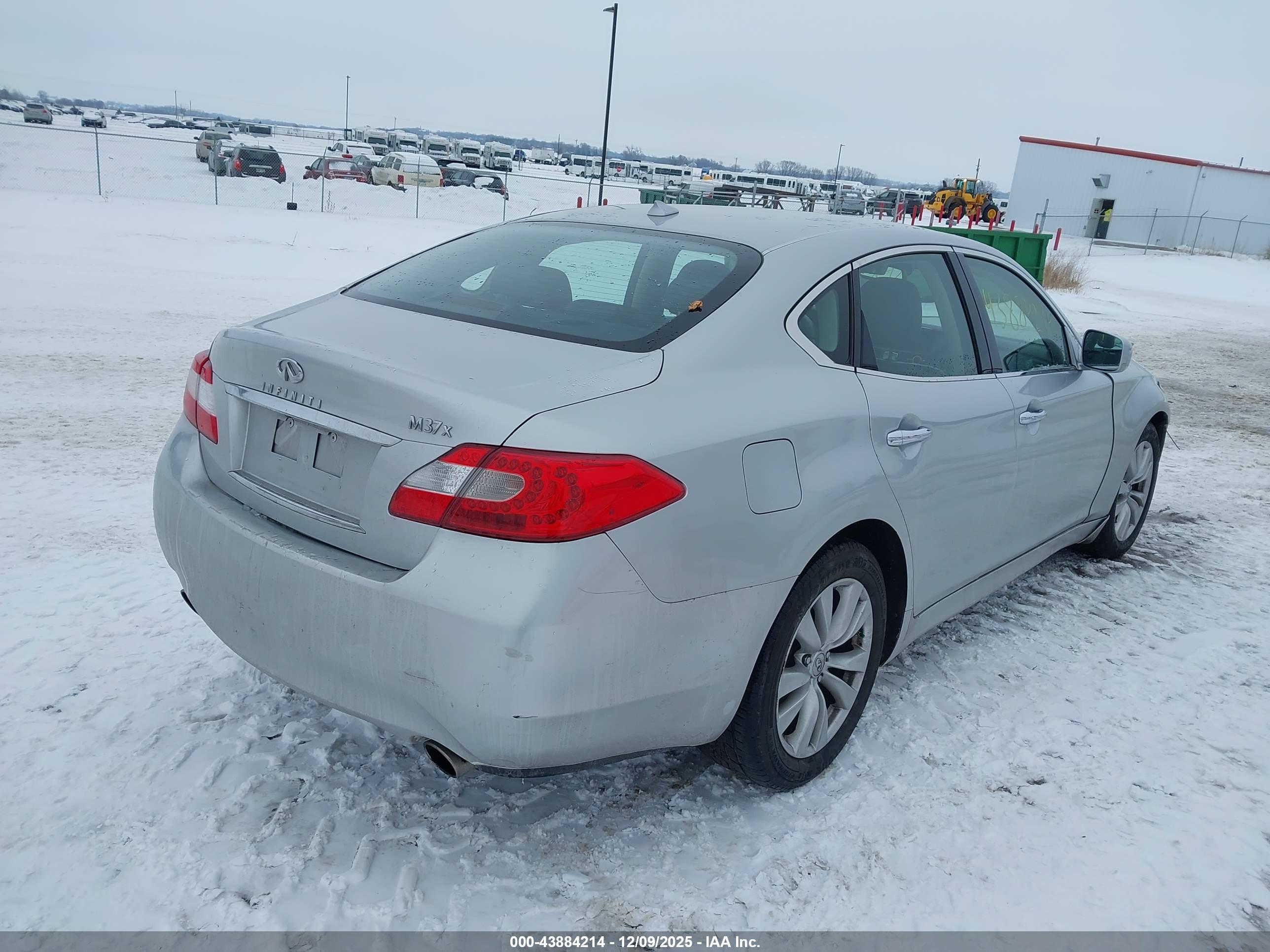 INFINITI M37X image 4