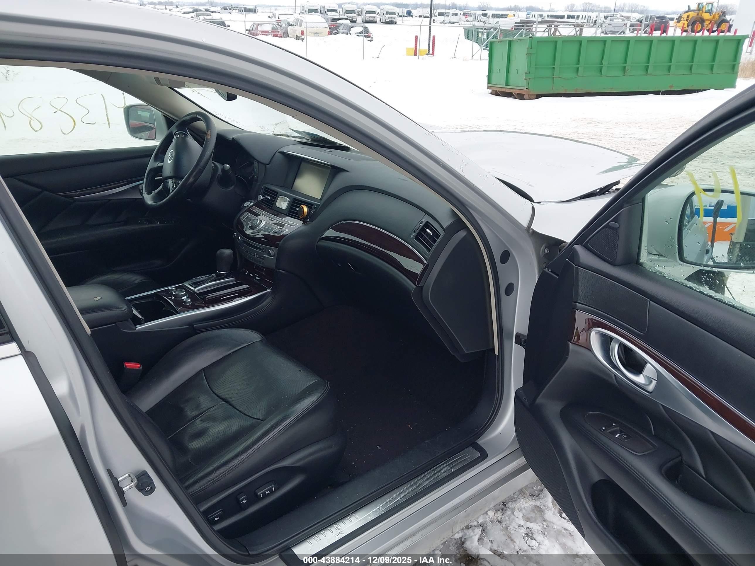 INFINITI M37X image 5