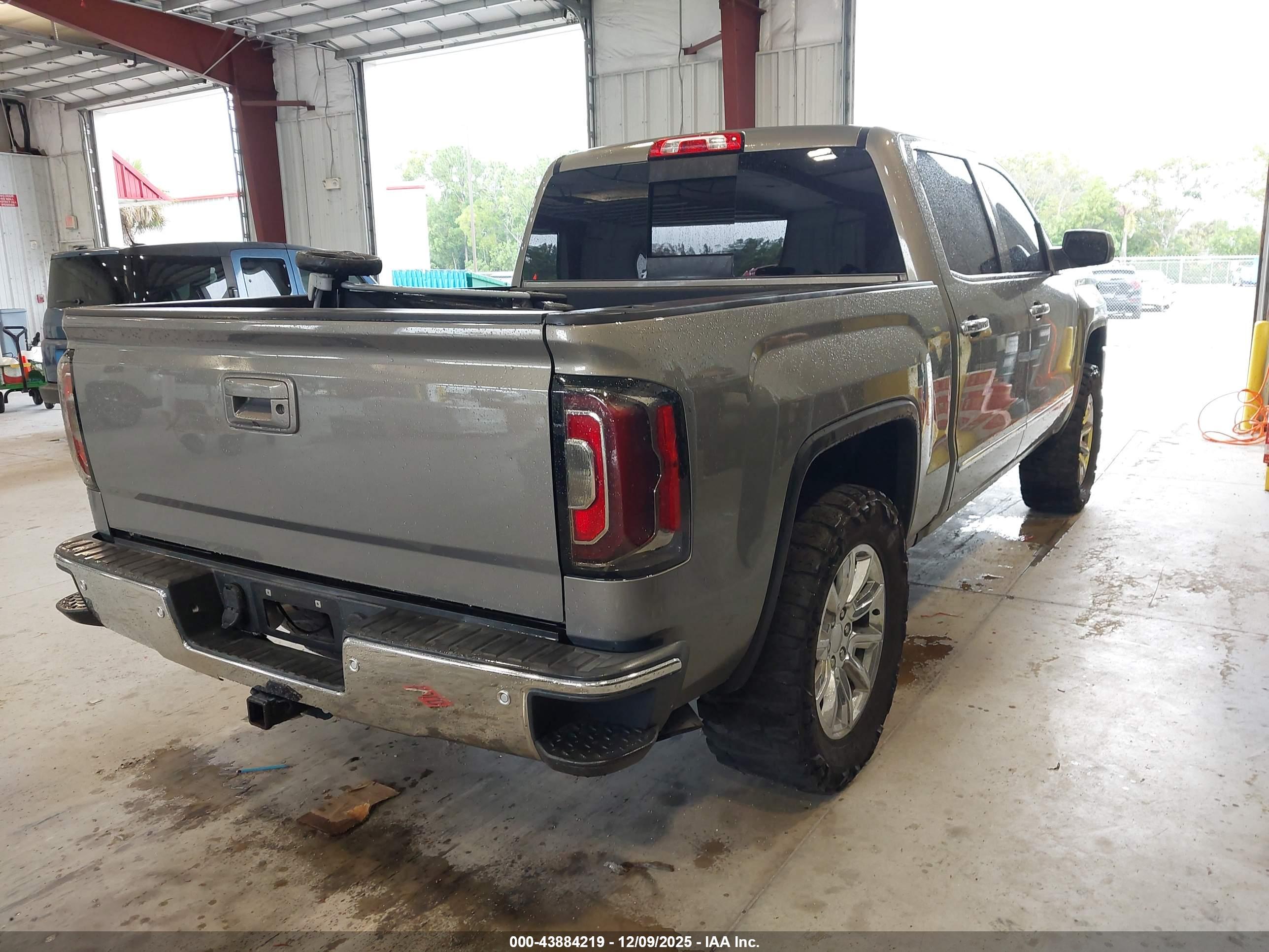 GMC SIERRA image 4
