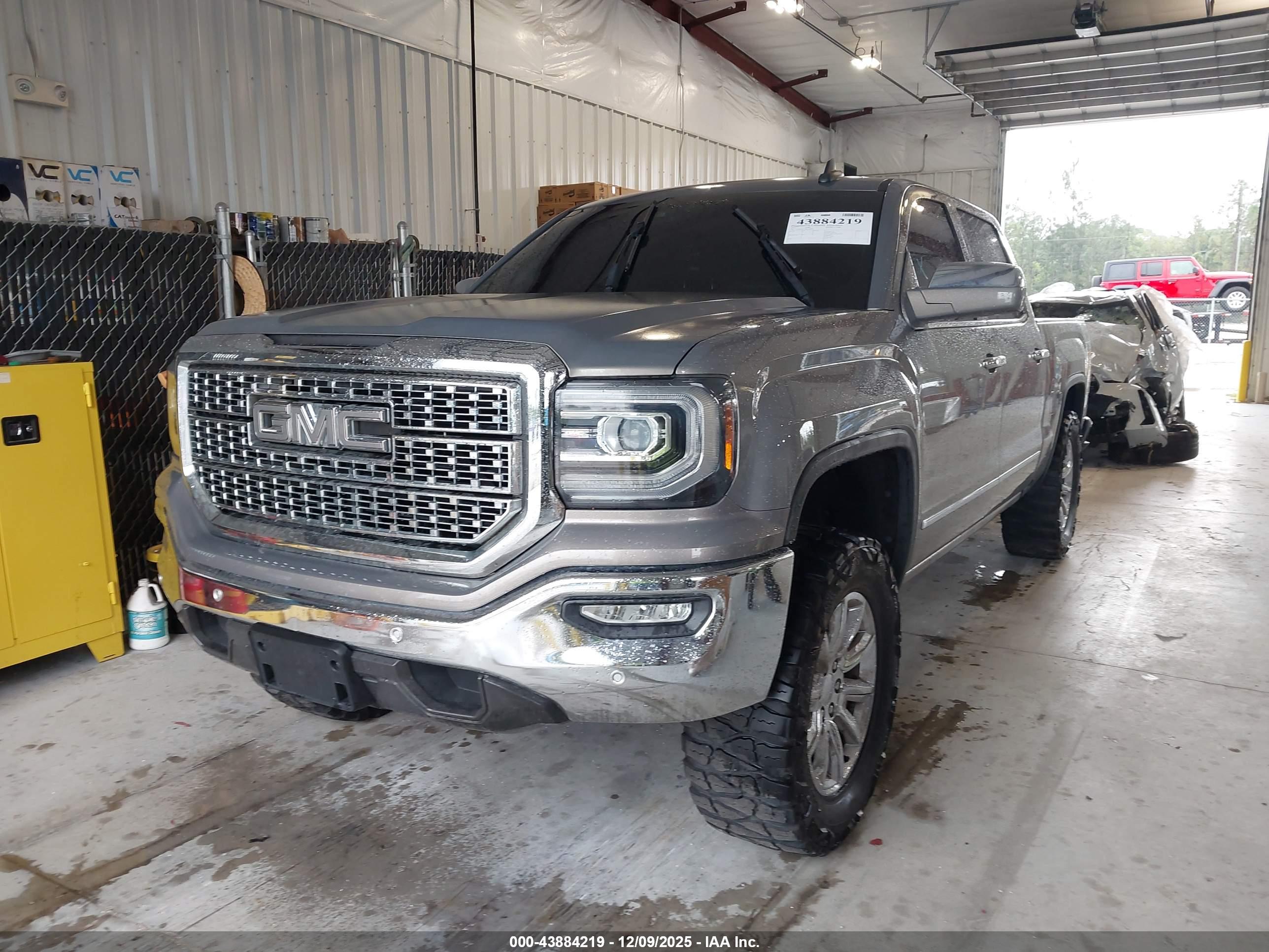 GMC SIERRA image 6