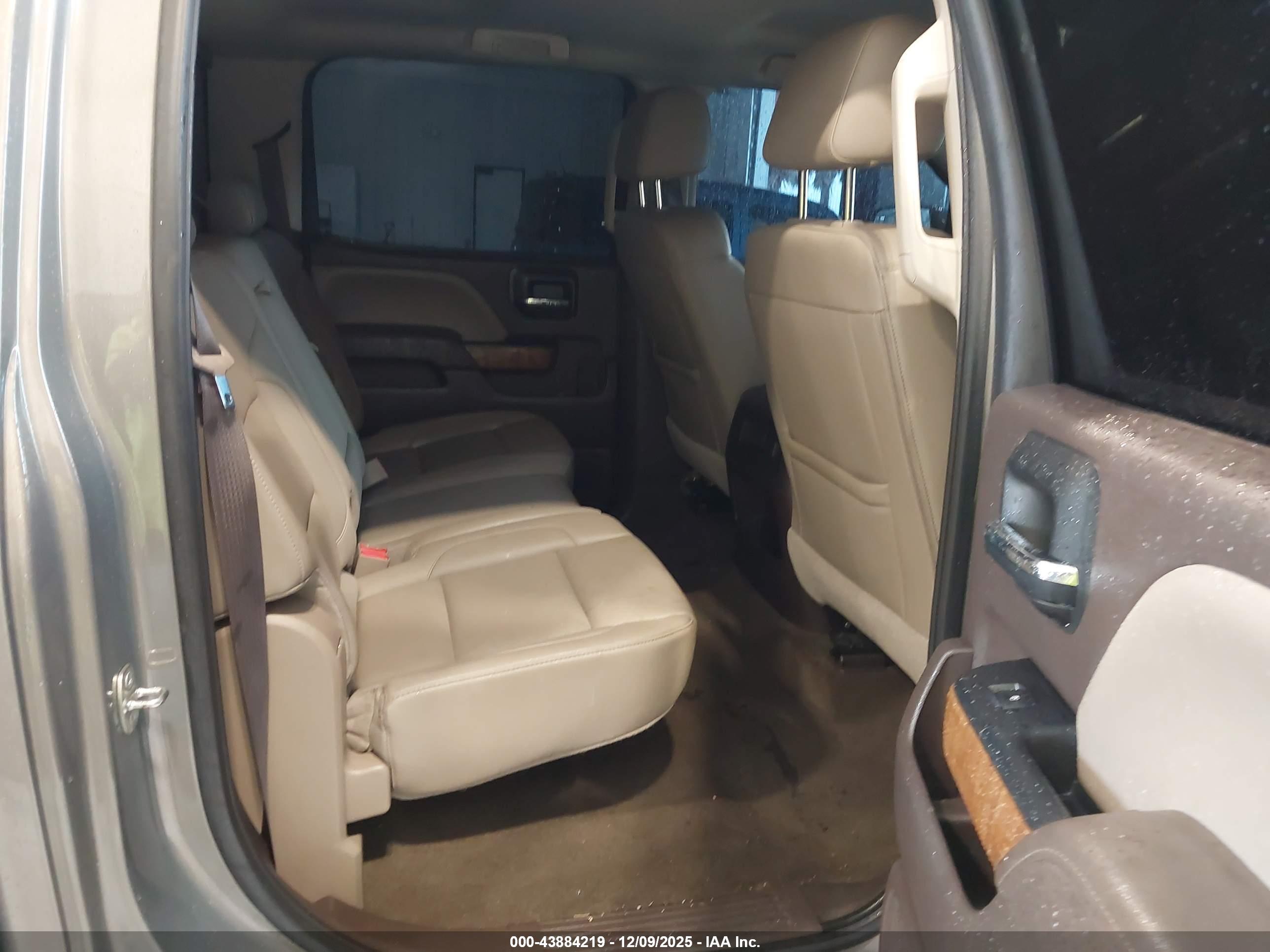 GMC SIERRA image 8