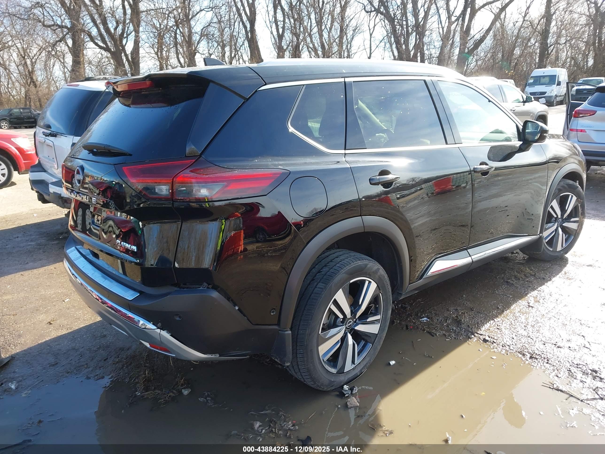 NISSAN ROGUE image 4