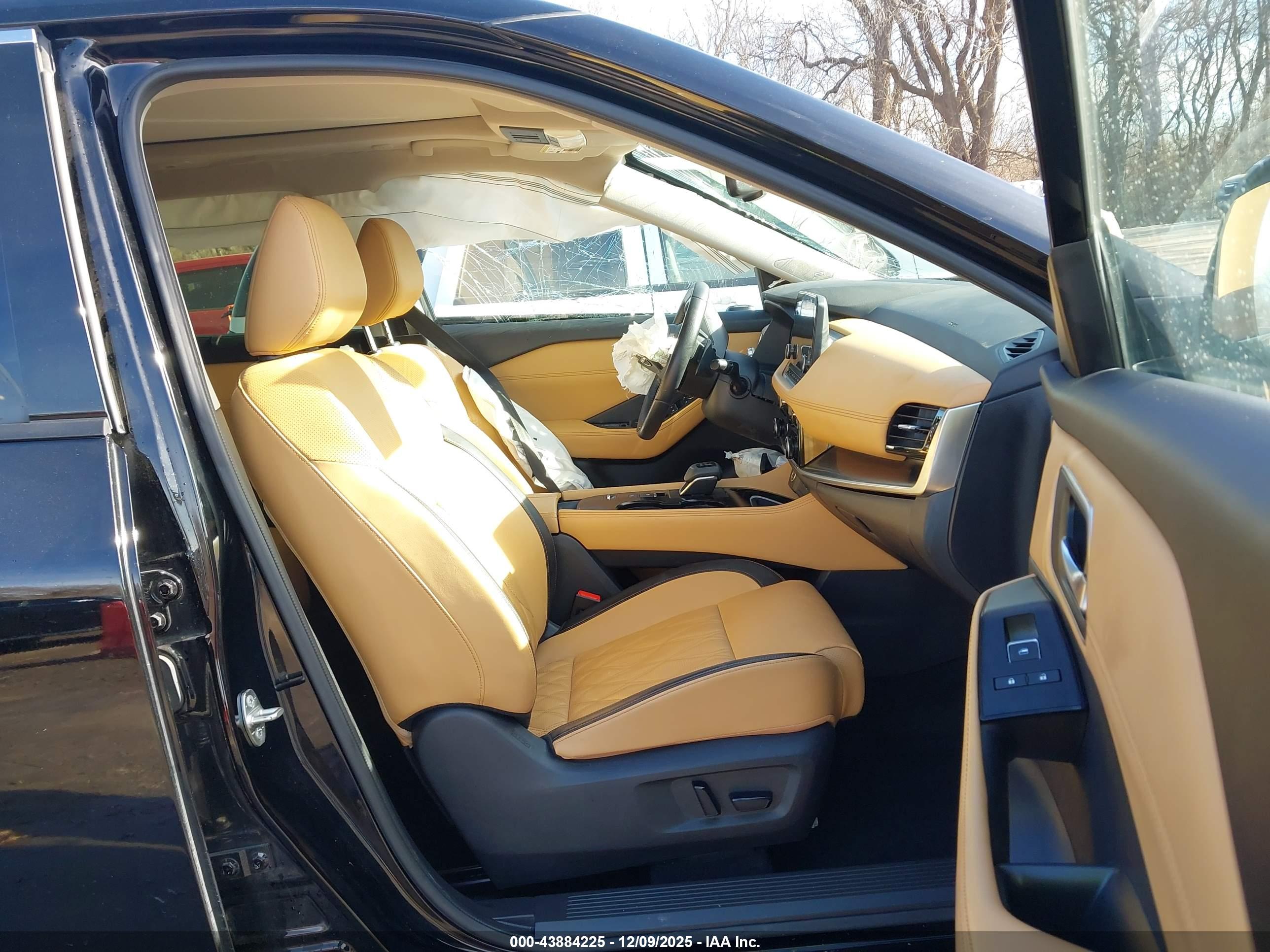 NISSAN ROGUE image 5