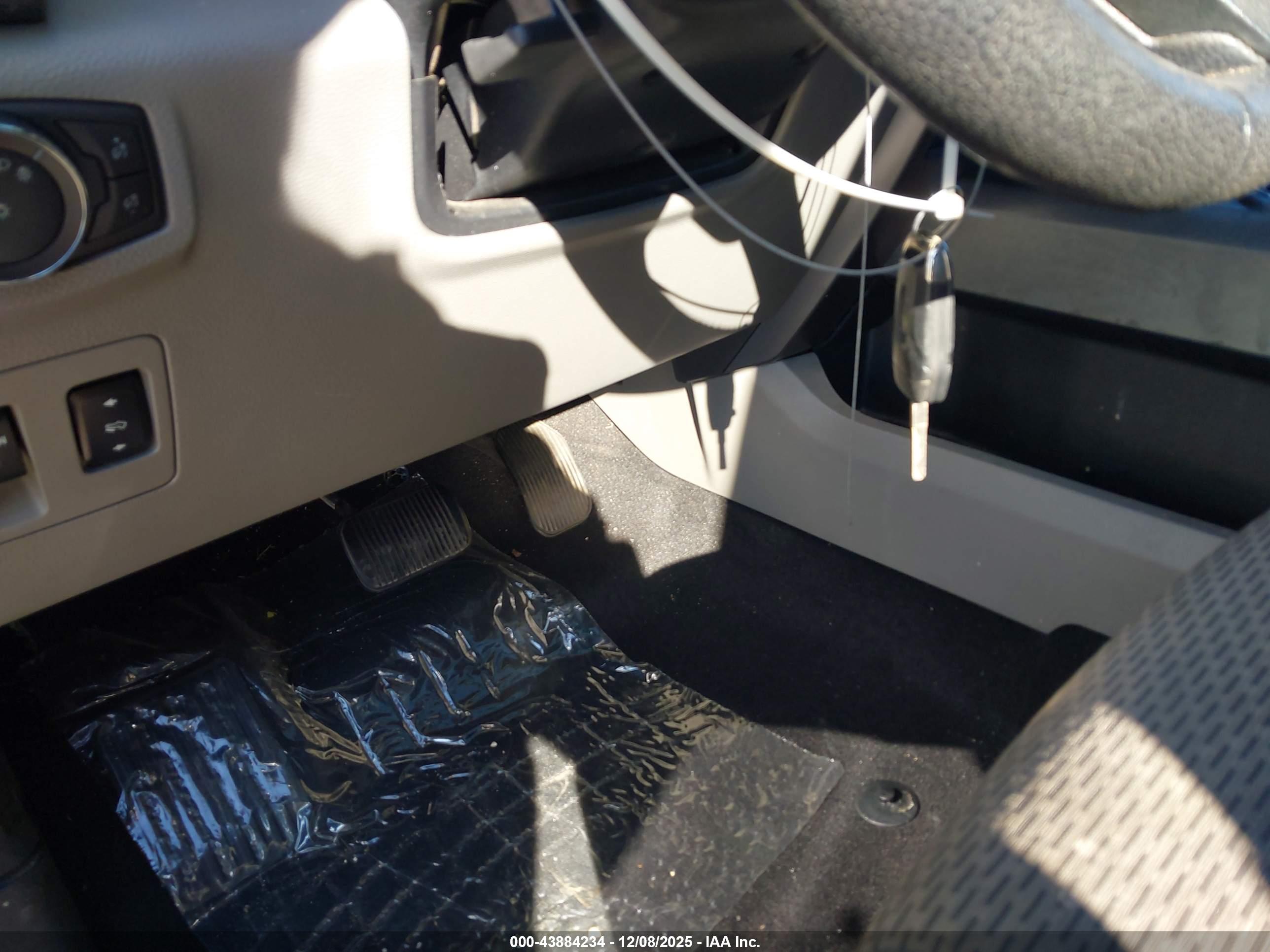 FORD F-150 image 11