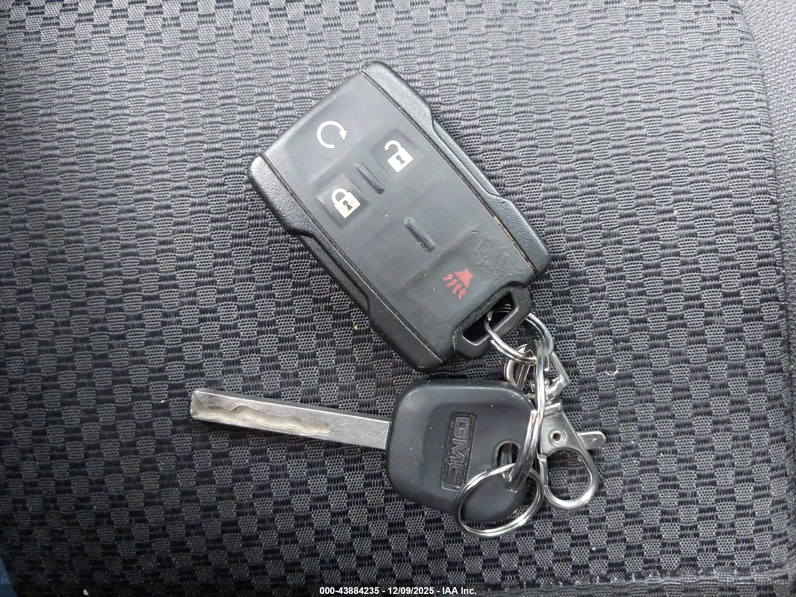 GMC SIERRA image 11