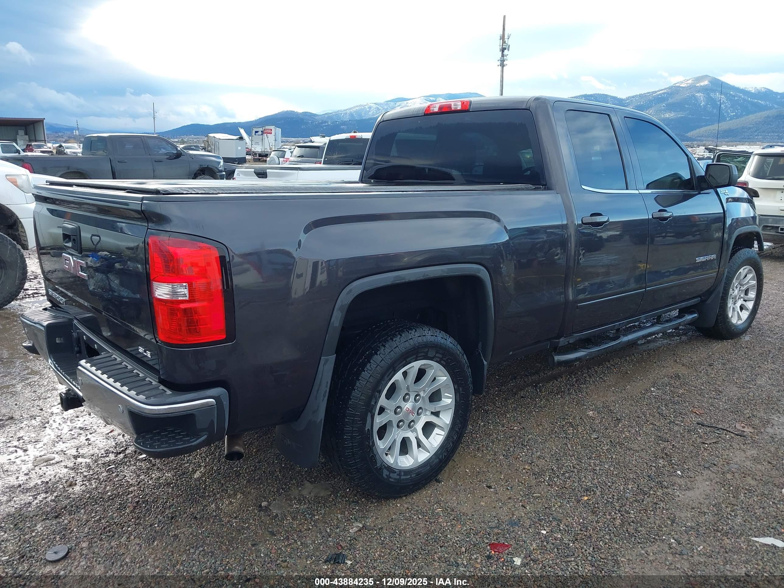 GMC SIERRA image 4