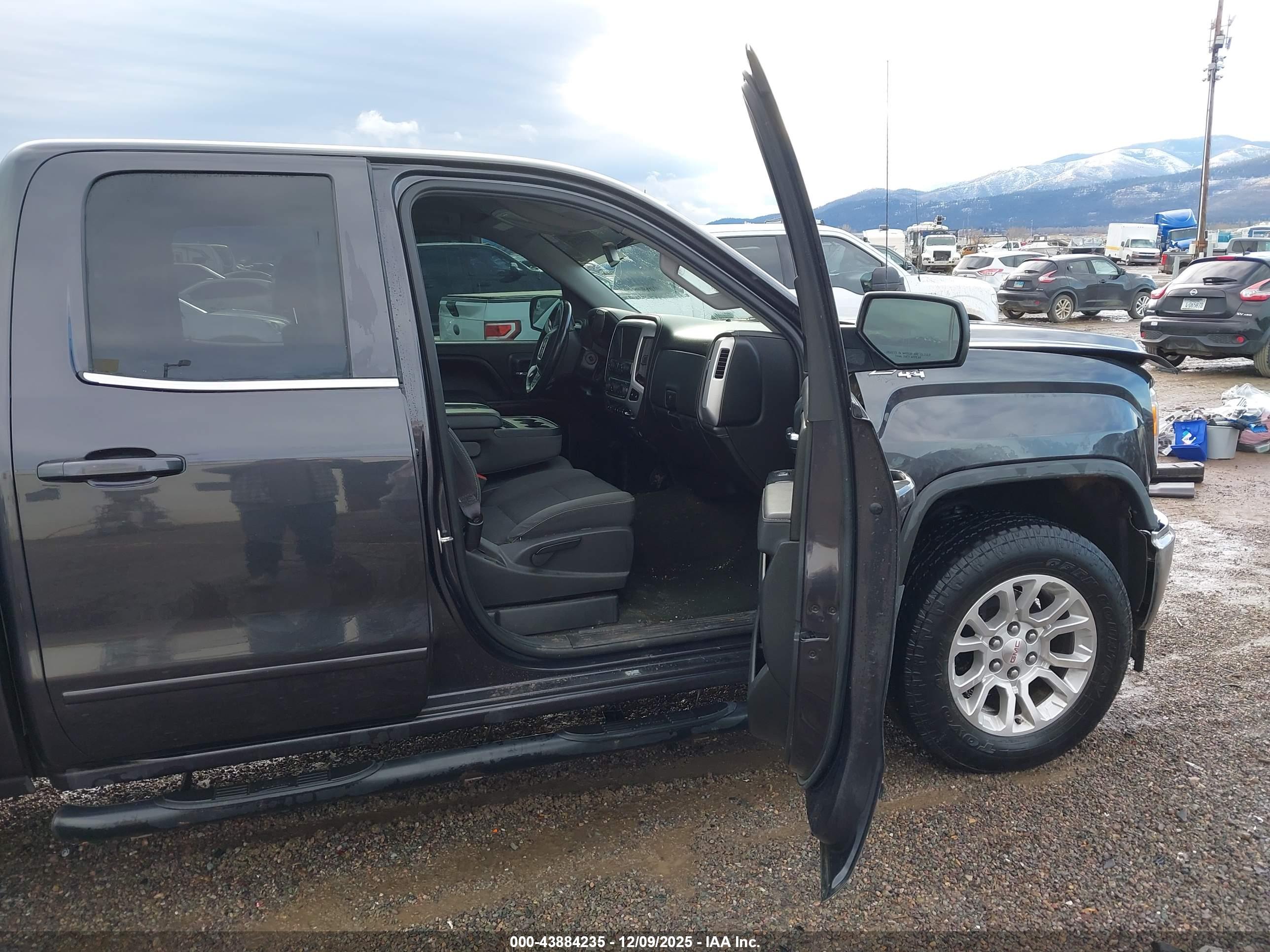 GMC SIERRA image 5