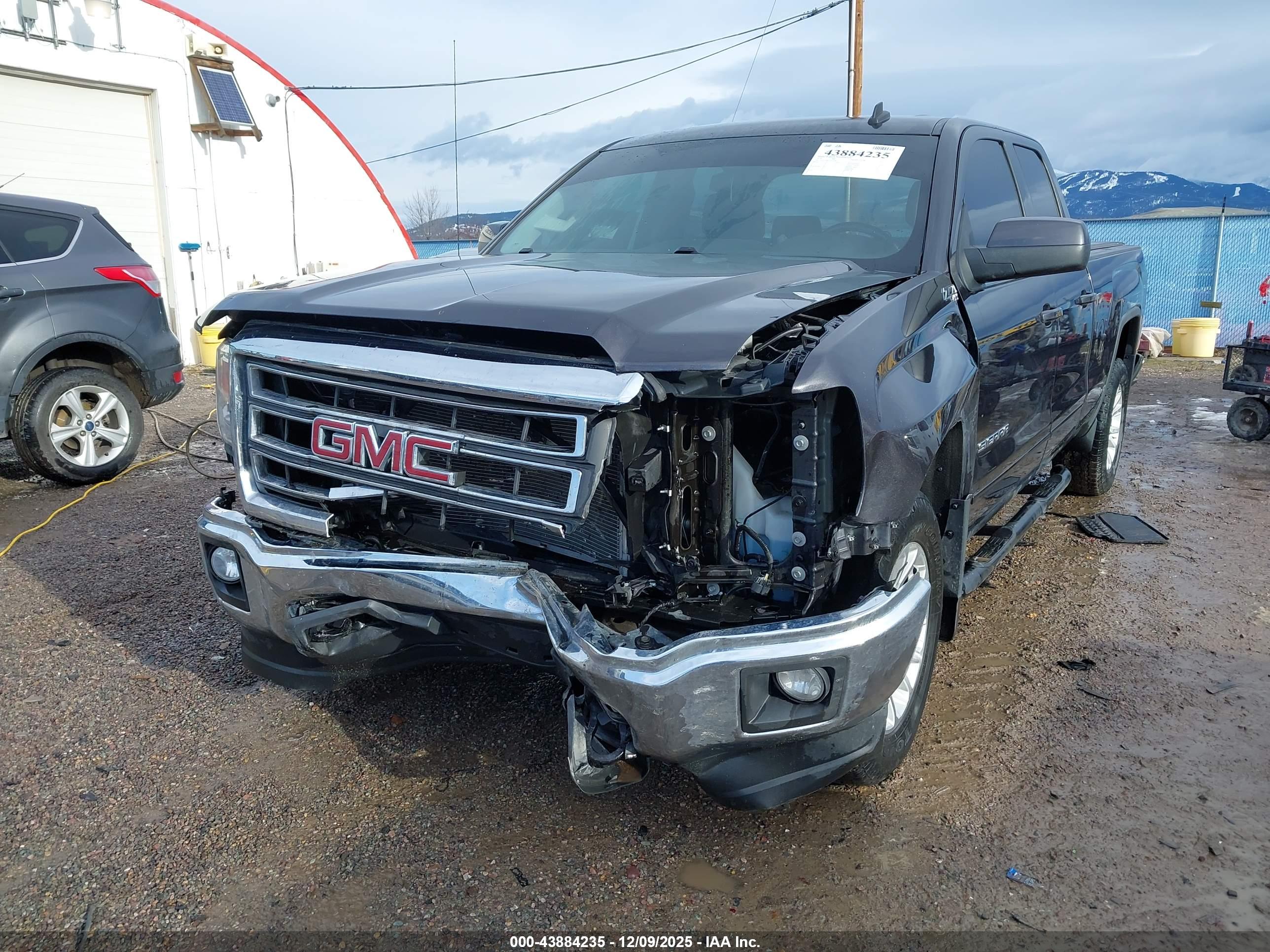 GMC SIERRA image 6