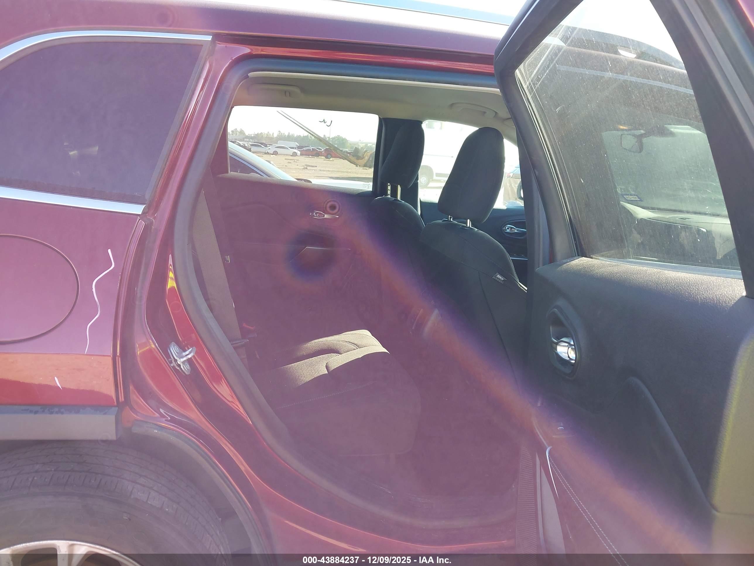 JEEP CHEROKEE image 8